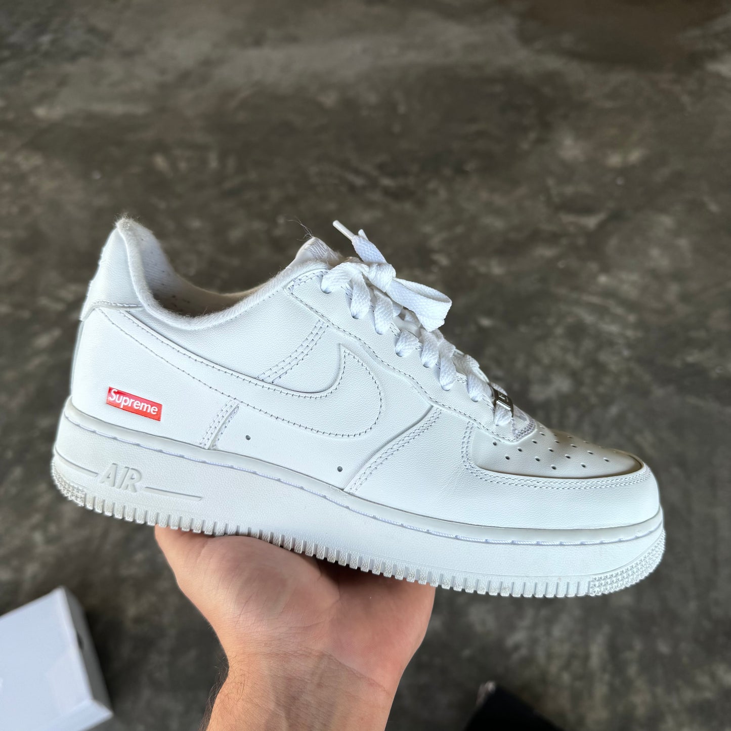 Nike x Supreme Air Force 1 07’ Triple White 8US