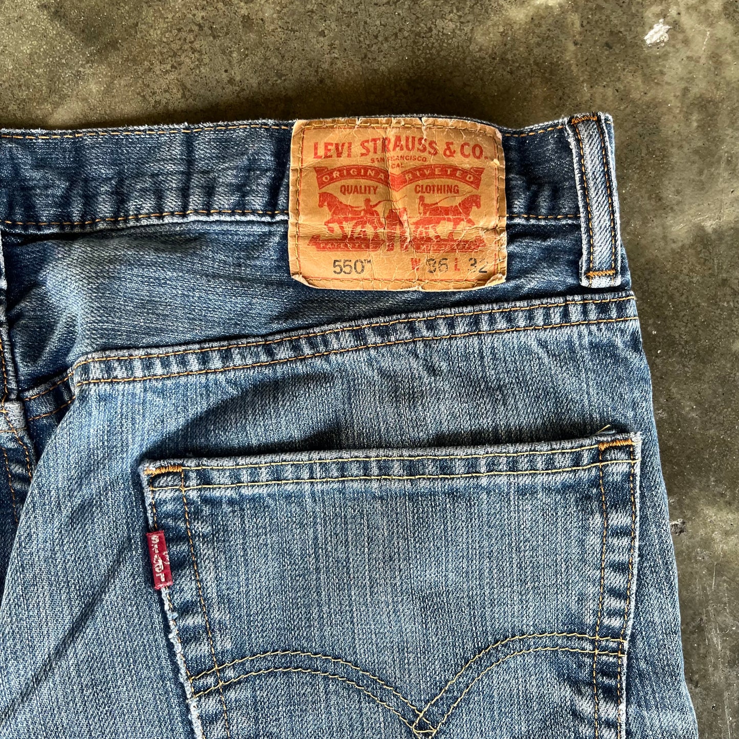 Vintage Baggy Levis 550 Distressed Denim Jeans