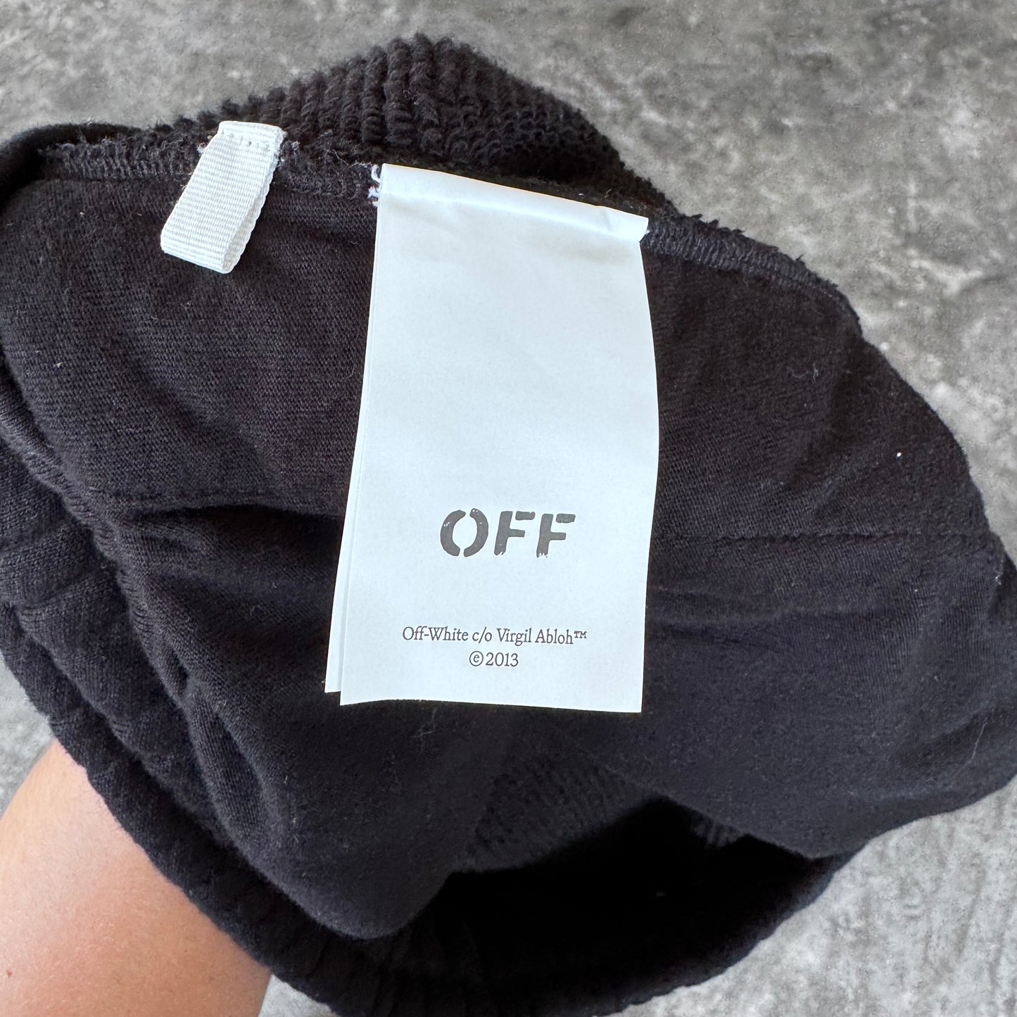 Off-White Chain Arrow Black