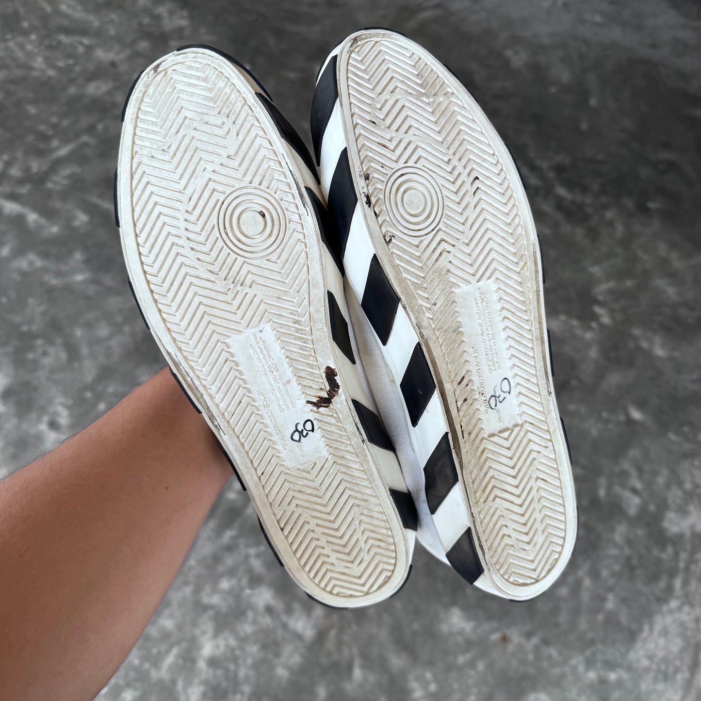 Off-White Mid Top Vulcanized White