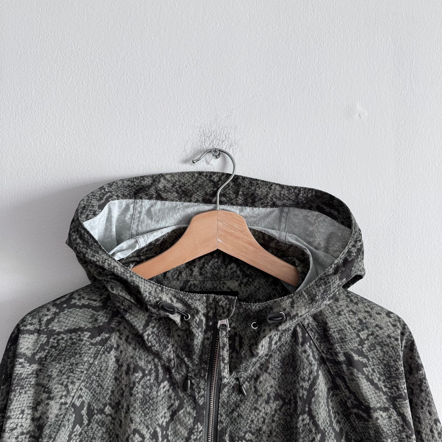 Stüssy Beach Shell Snake Print