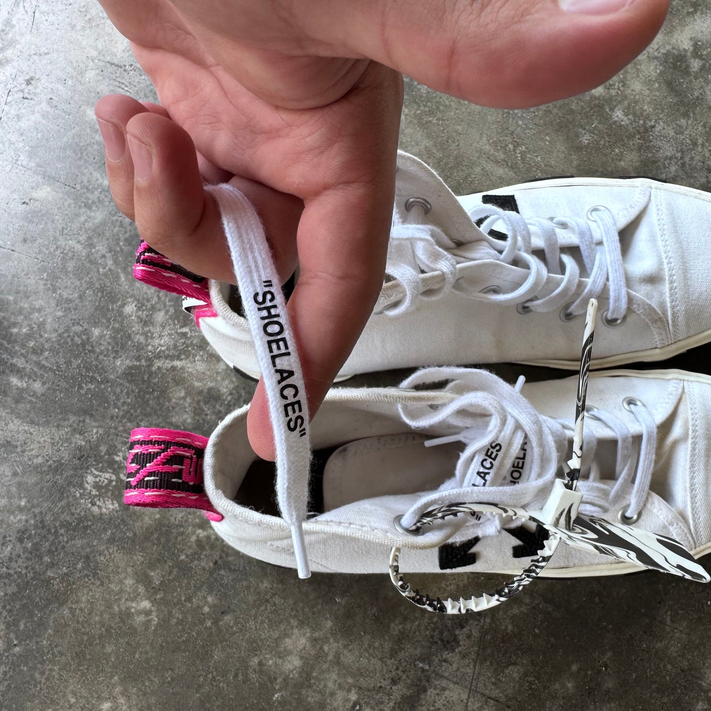 Off-White Mid Top Vulcanized White