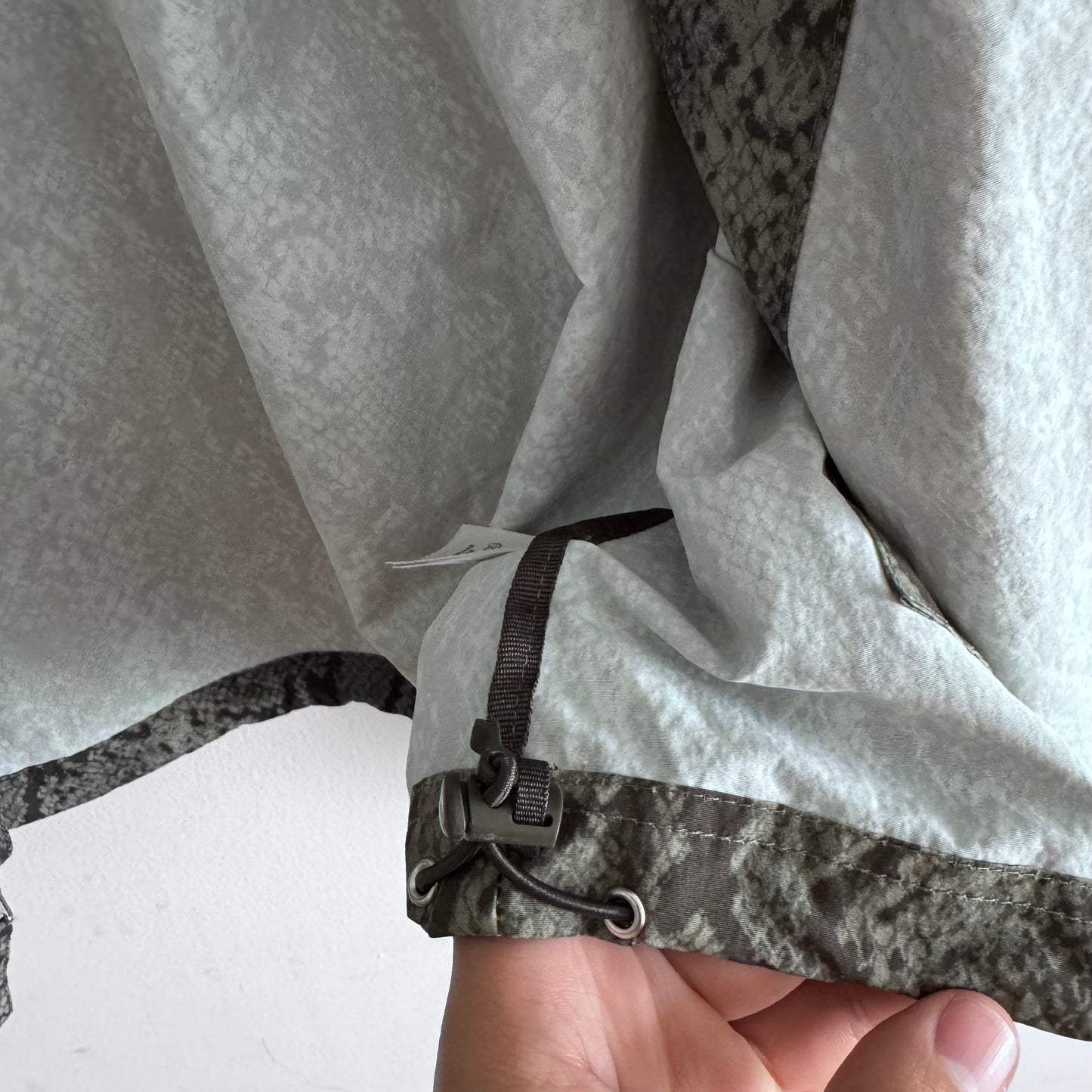 Stüssy Beach Shell Snake Print