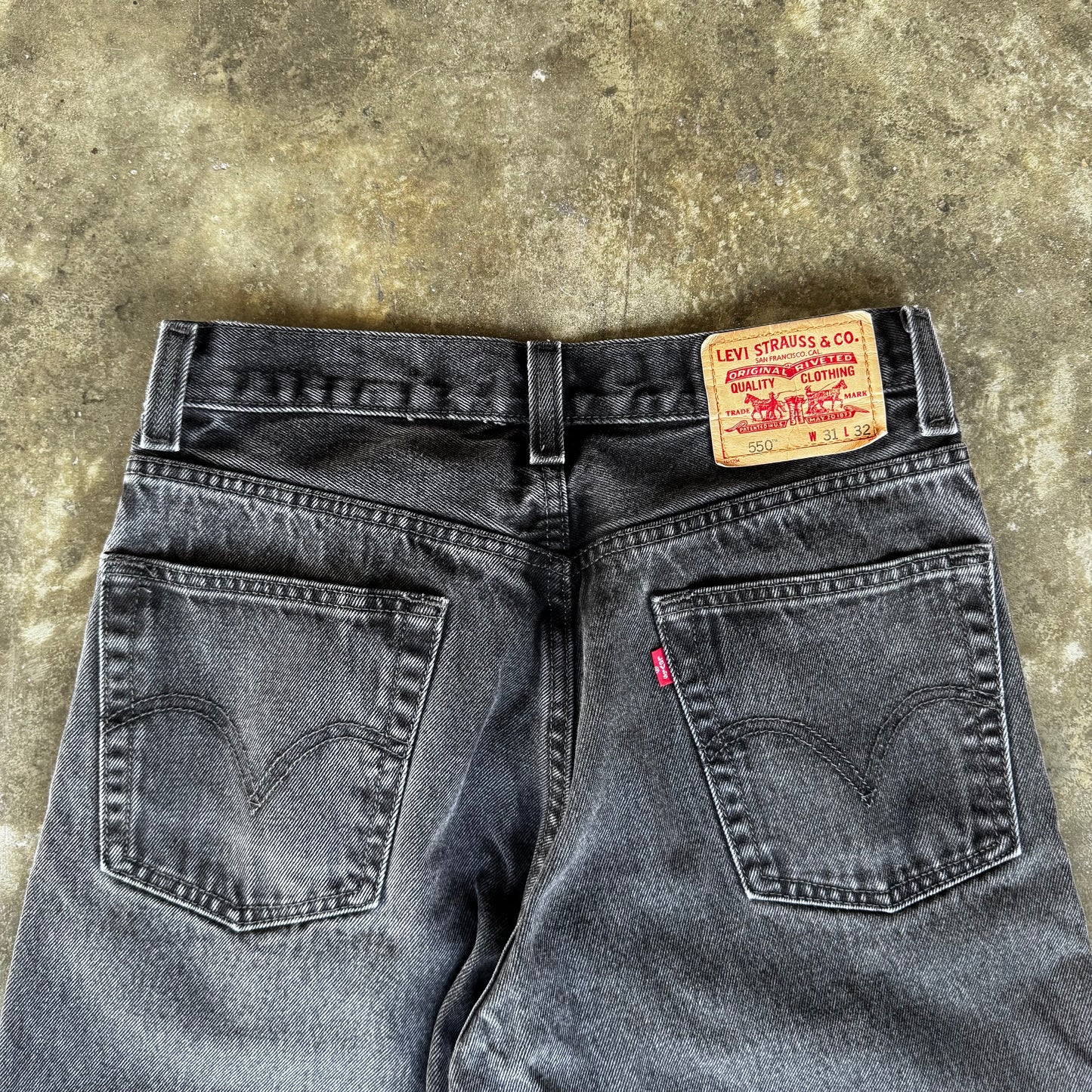 2000s Levi’s Faded Relaxed Fit 550 Black