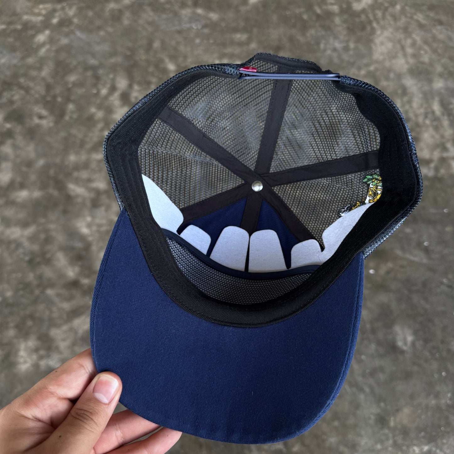 Supreme Crest Mesh Back 6-Panel