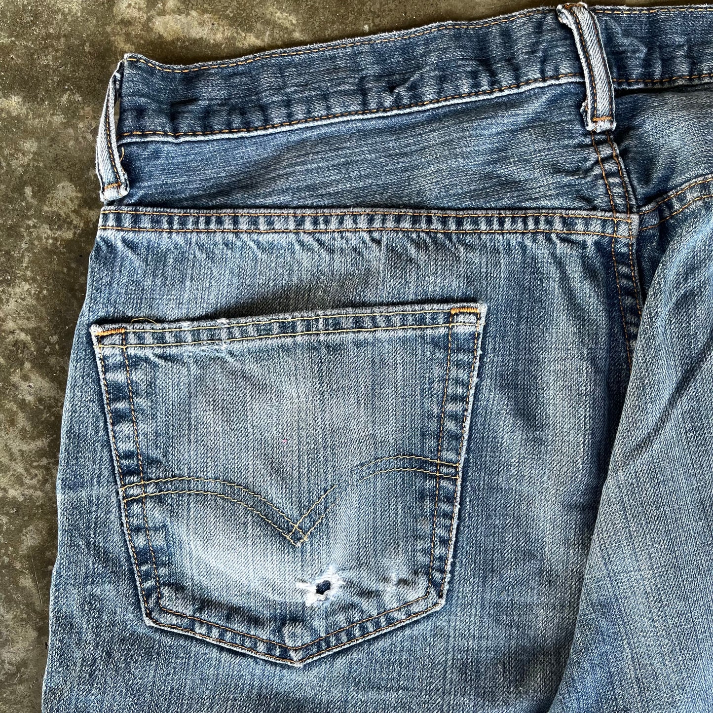Vintage Baggy Levis 550 Distressed Denim Jeans
