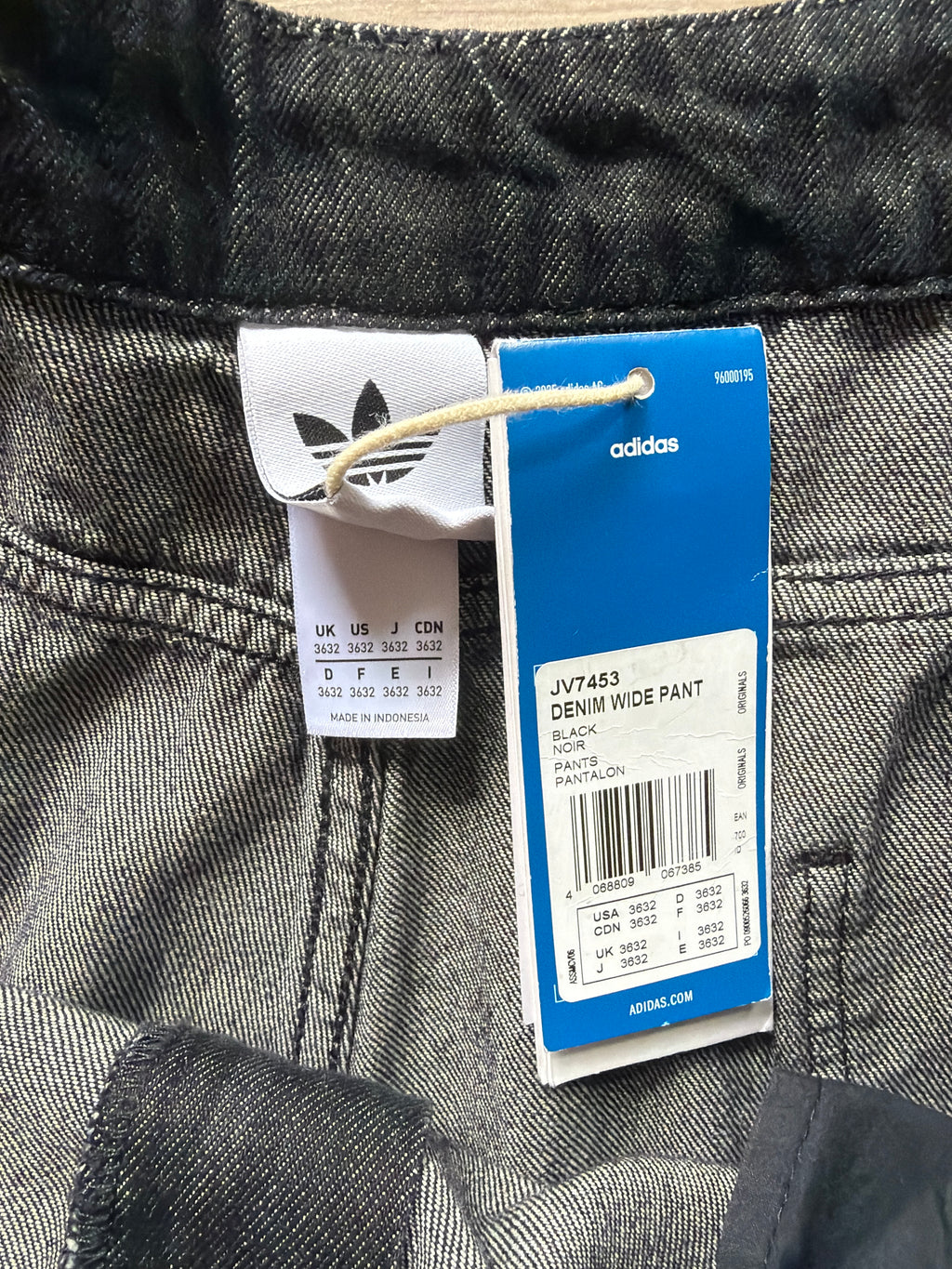 adidas Originals Faded 3-Stripes Baggy Jeans Black (36w)