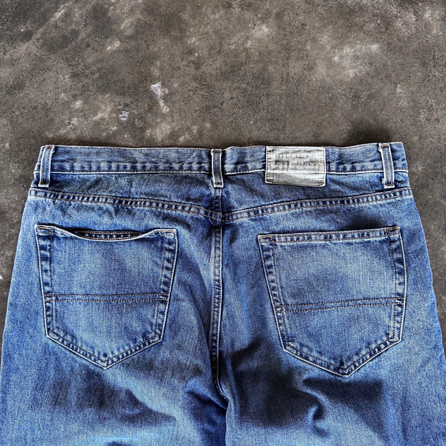 2000s Faded Tommy Hilfiger Baggy Jeans