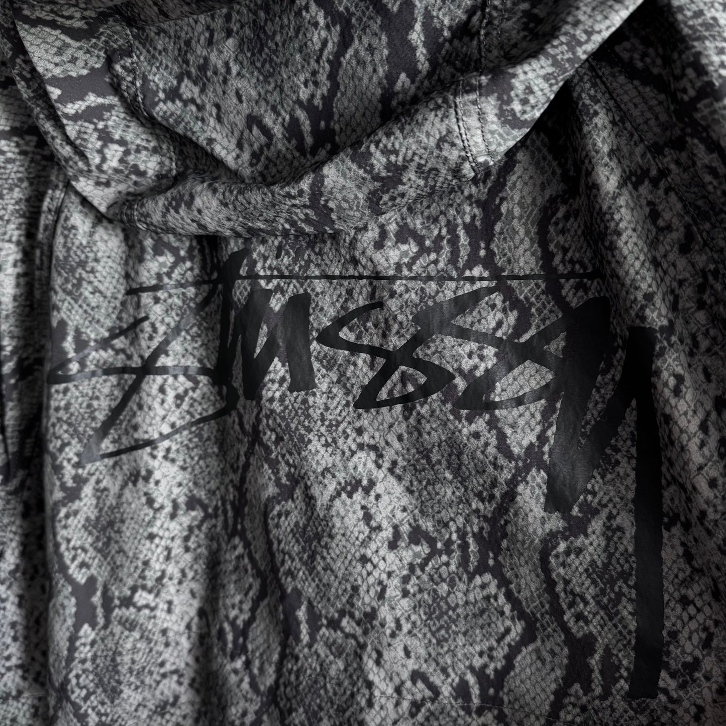 Stüssy Beach Shell Snake Print