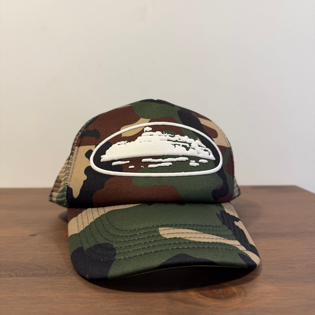 Corteiz Island Puff Print Trucker Hat Woodland