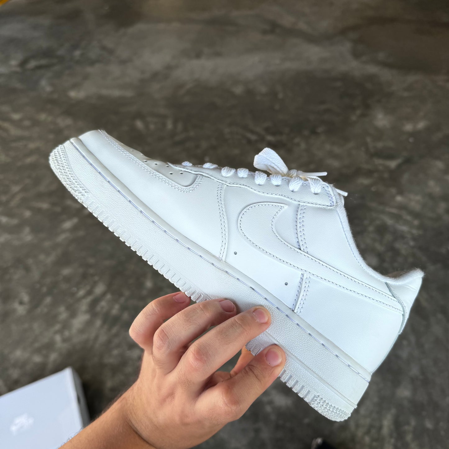Nike x Supreme Air Force 1 07’ Triple White 8US