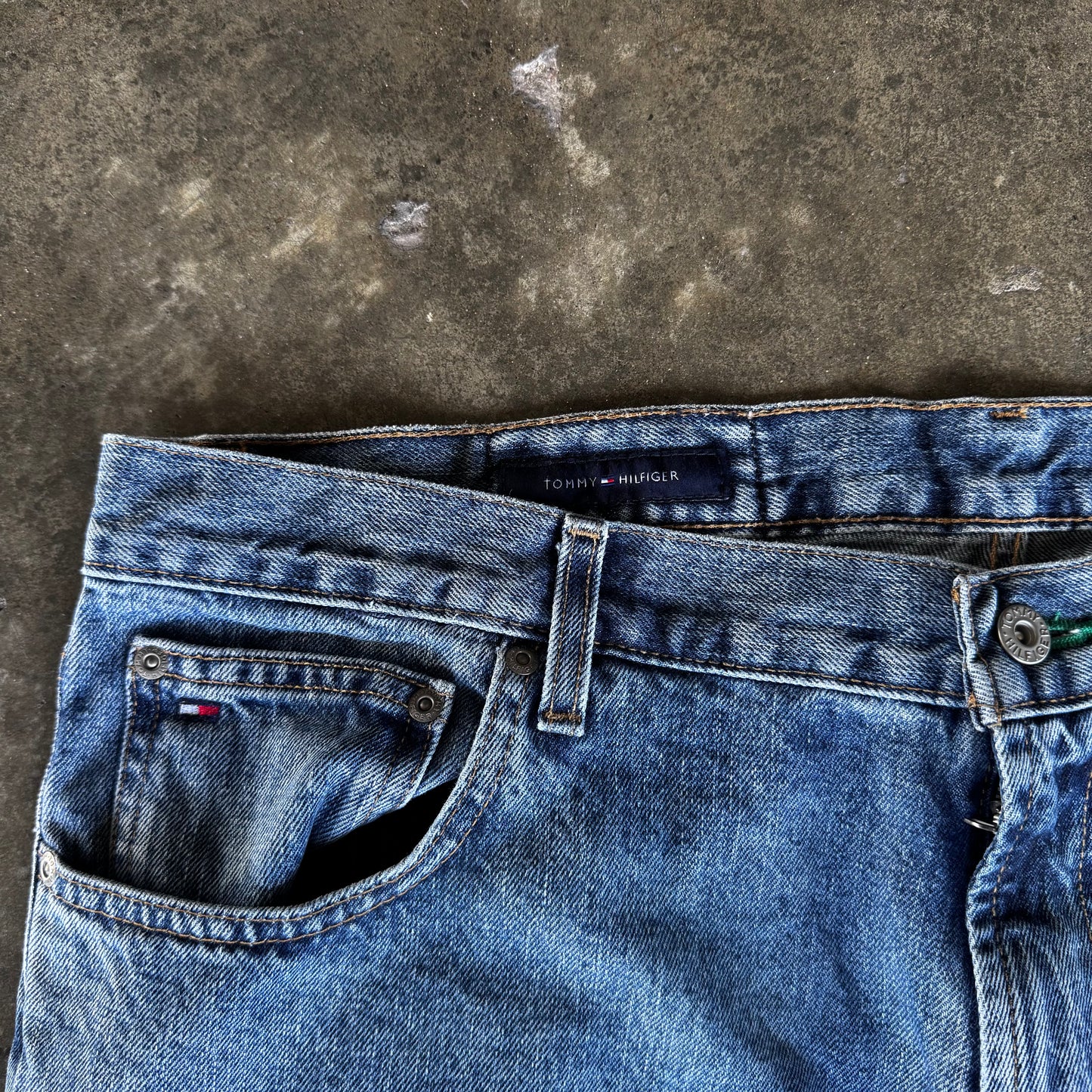 2000s Faded Tommy Hilfiger Baggy Jeans