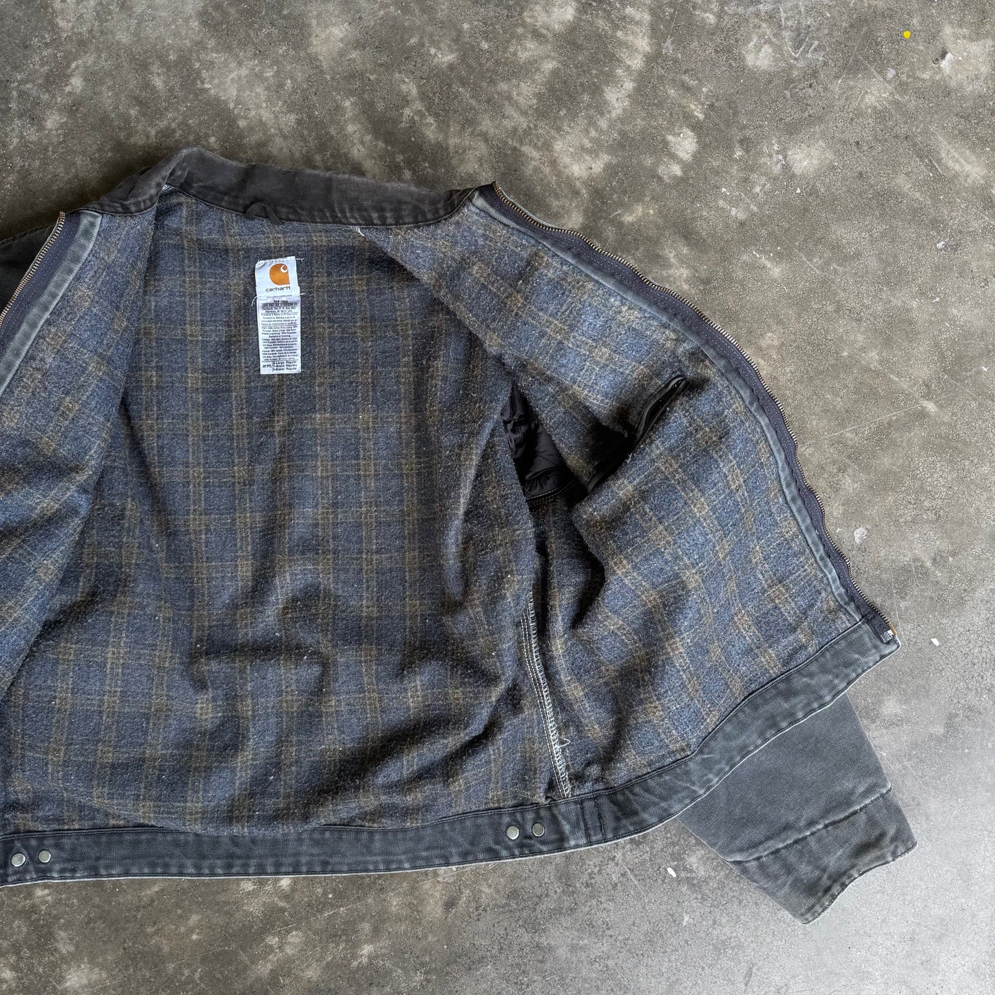 2005 Vintage Carhartt Detroit Jacket “Cement”