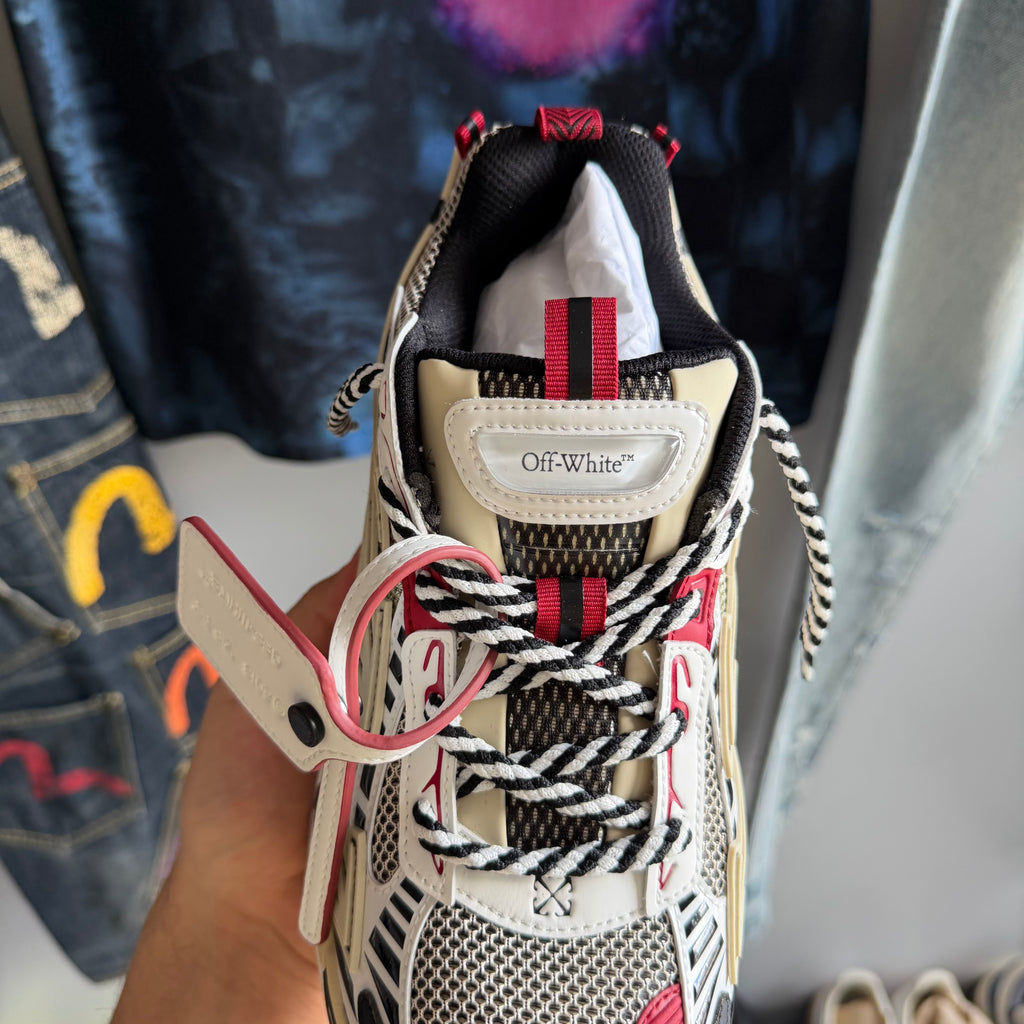 Off-White Be Right Back Sand Red Sneakers (41EU)