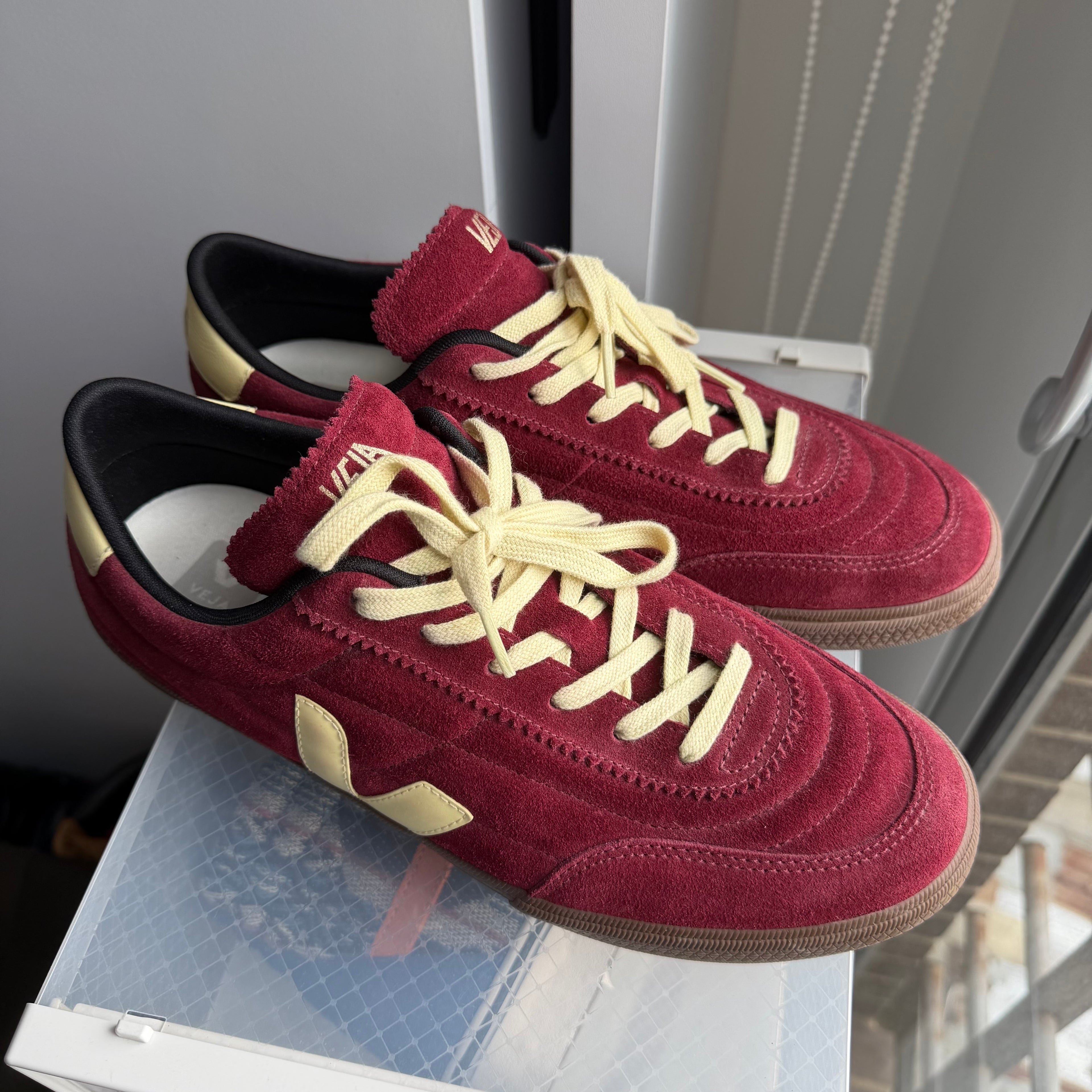Veja Panenka Grenat Sun Bark Shoes