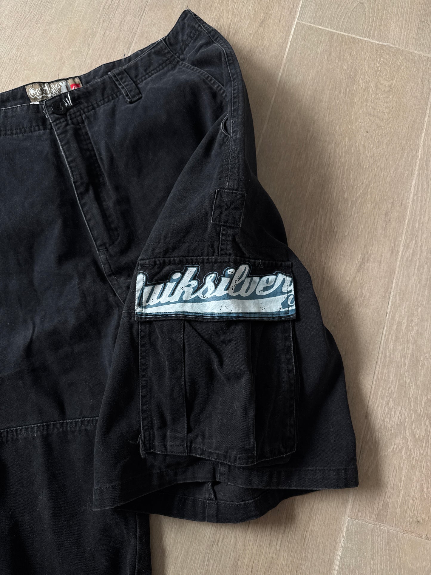 2000s Quicksilver Faded Cargo Shorts Black