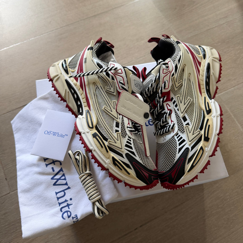Off-White Be Right Back Sand Red Sneakers (41EU)