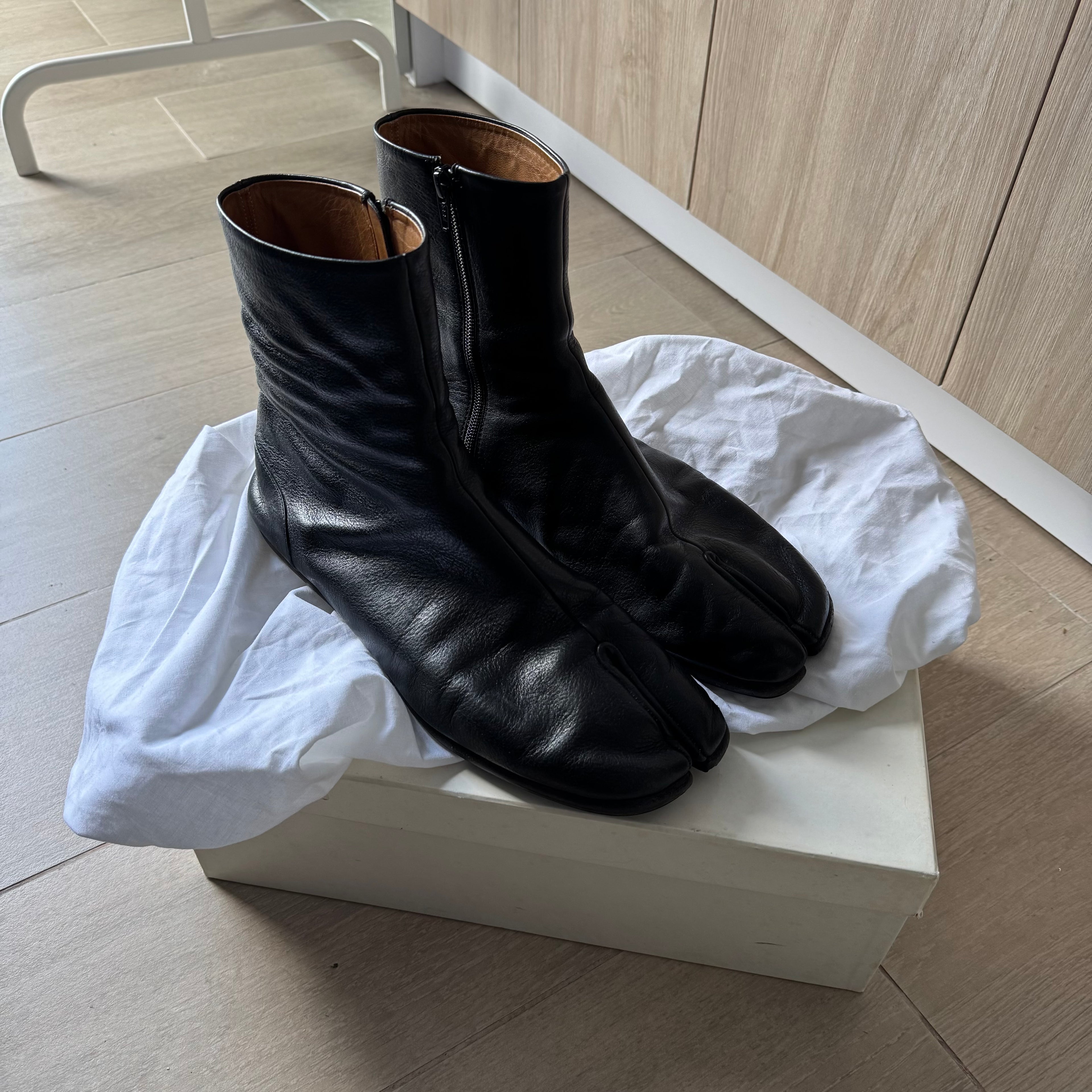 Maison Margiela MM6 Flat Tabi Ankle Boots Black