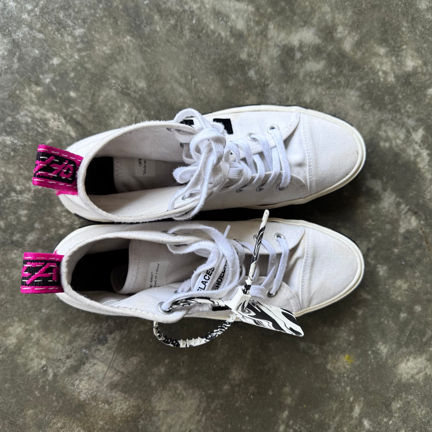 Off-White Mid Top Vulcanized White