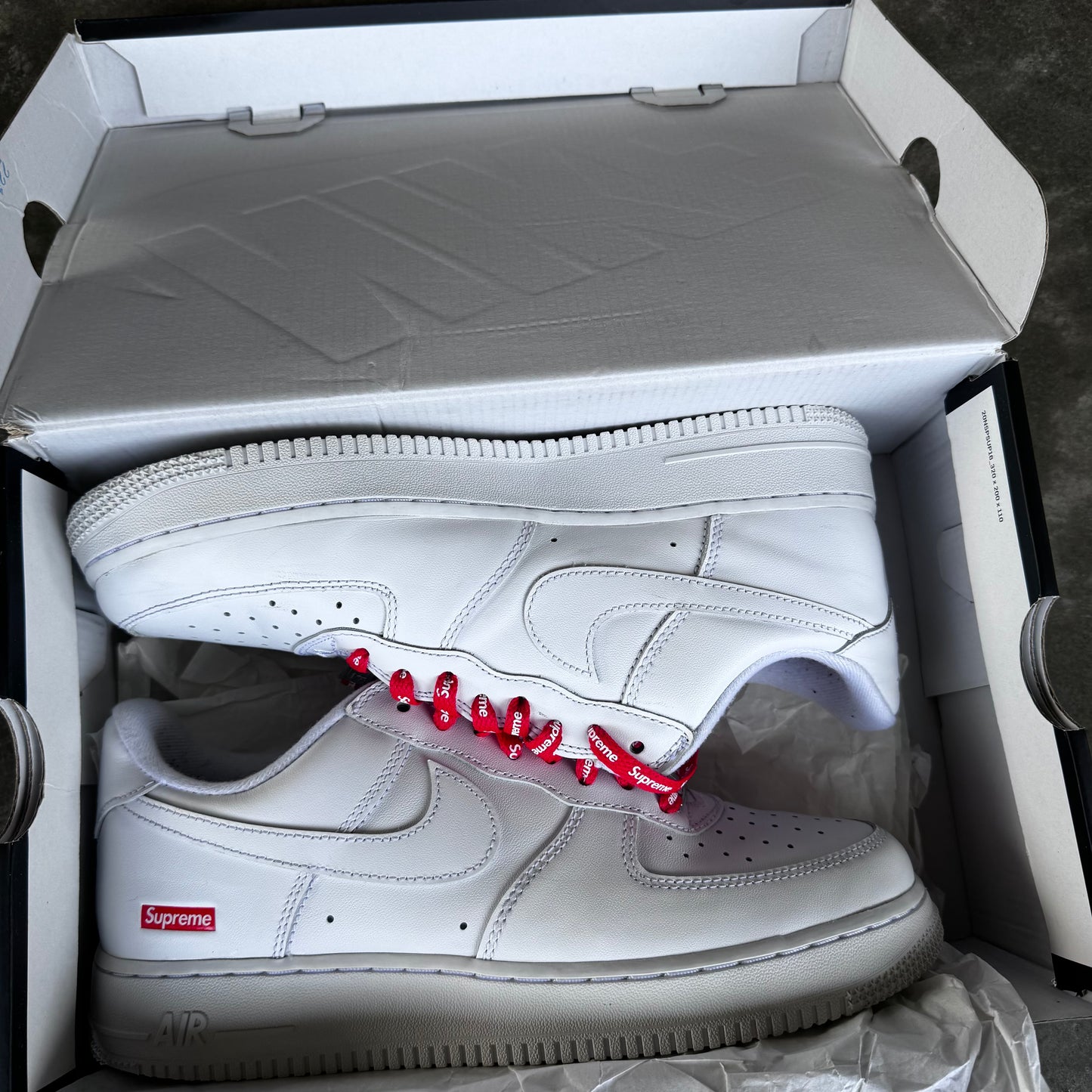 Nike x Supreme Air Force 1 Triple White