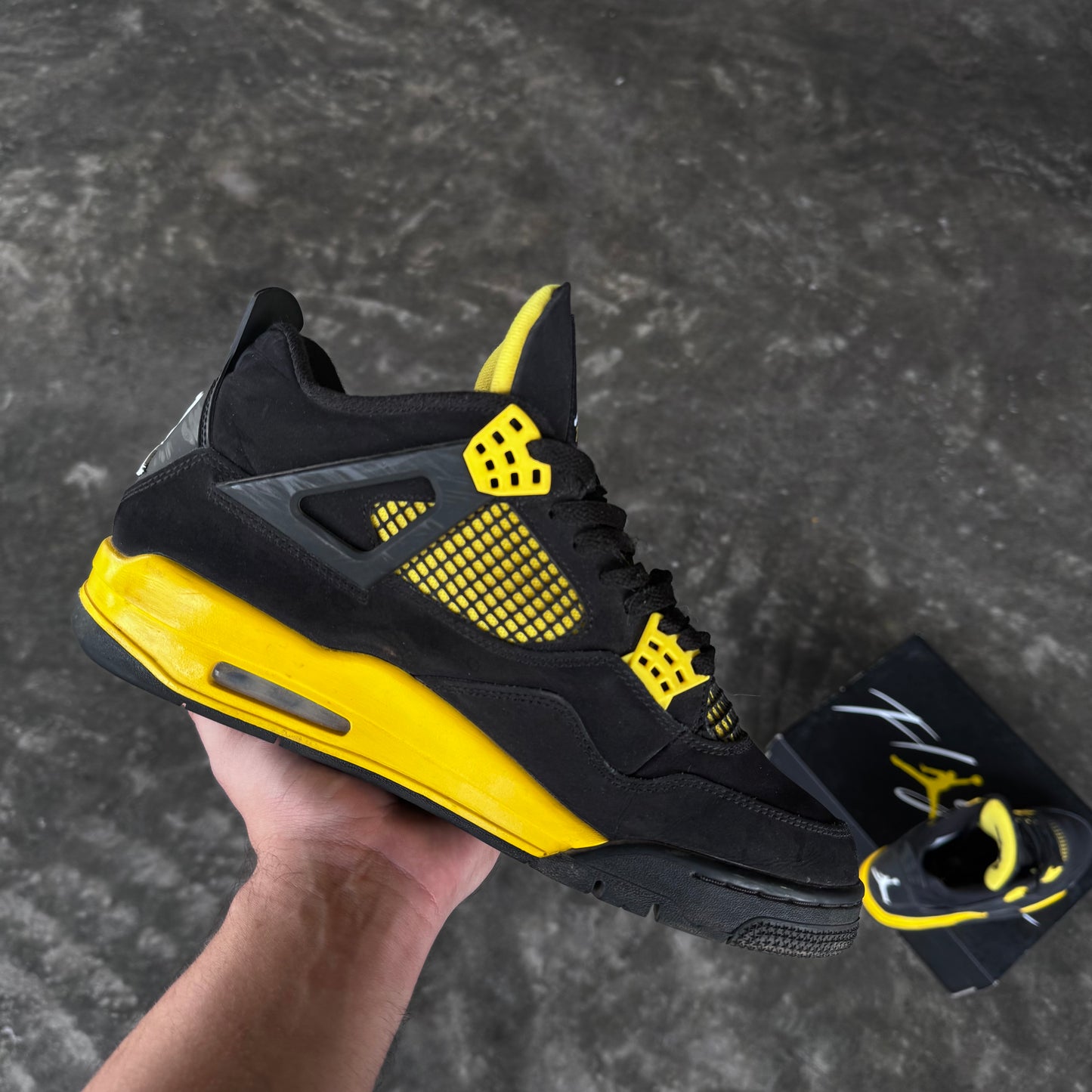 Jordan 4 Retro Thunder