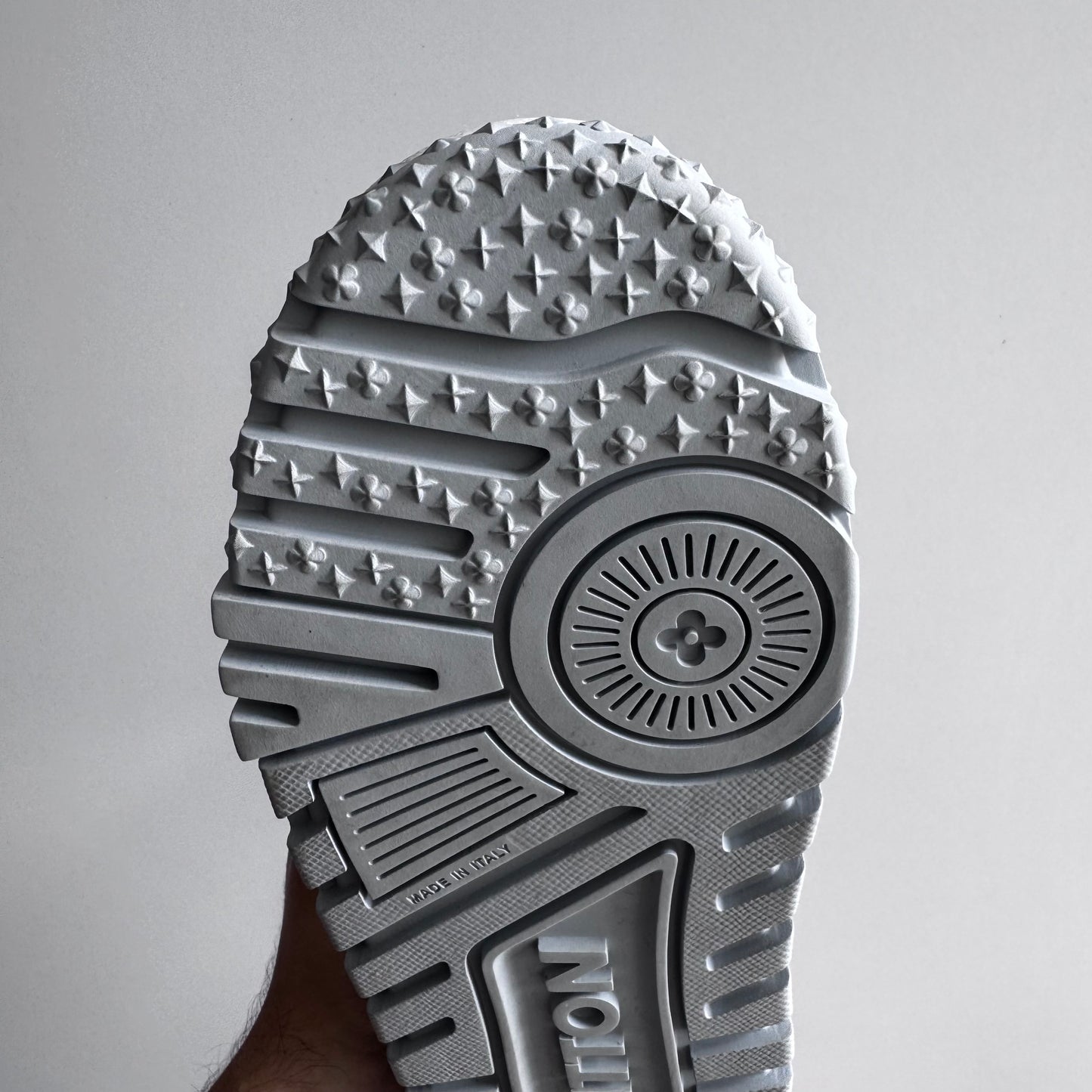 Louis Vuitton Maxi Trainer Sneaker White/Grey