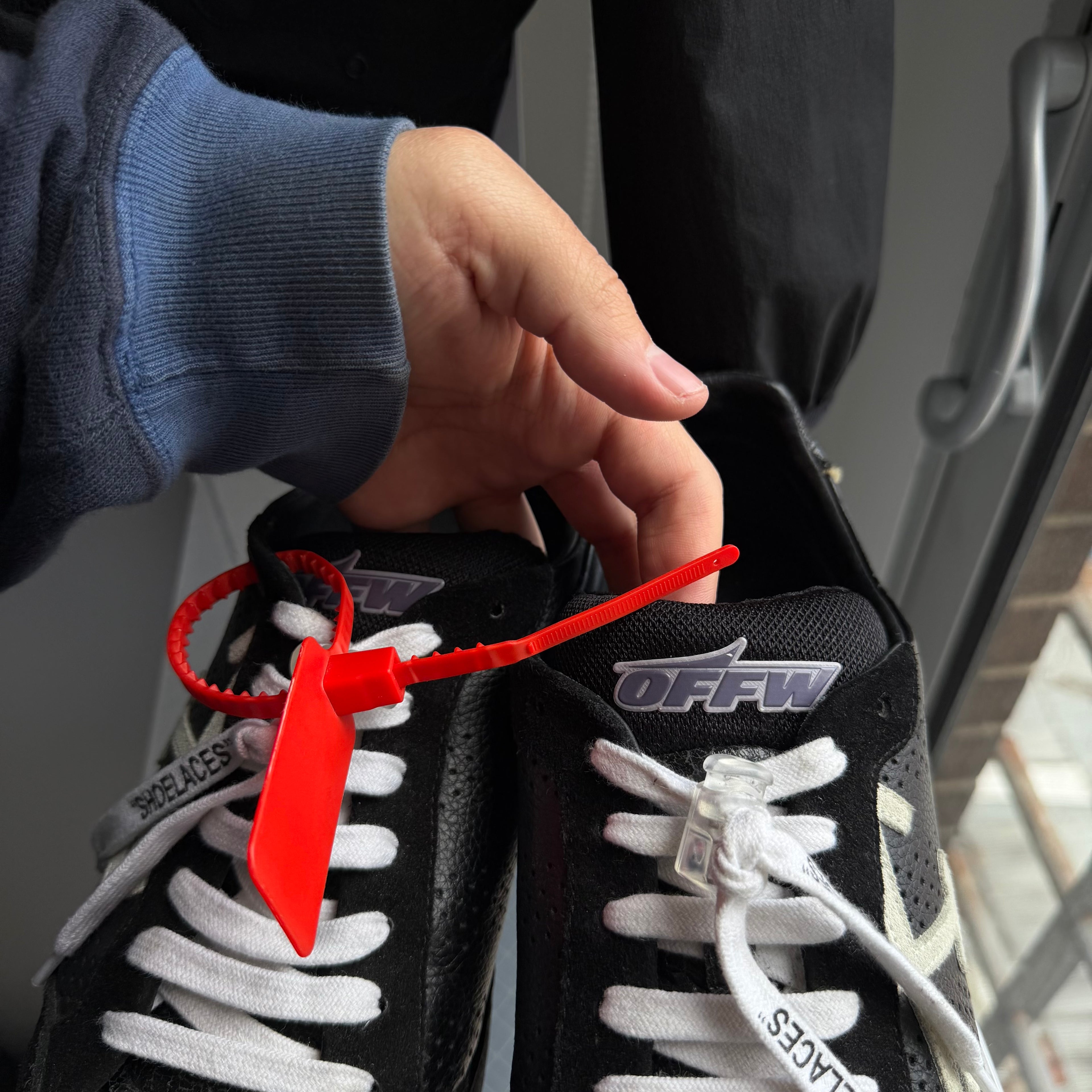 Off-White Low 2.0 Helvetica Sneaker Black