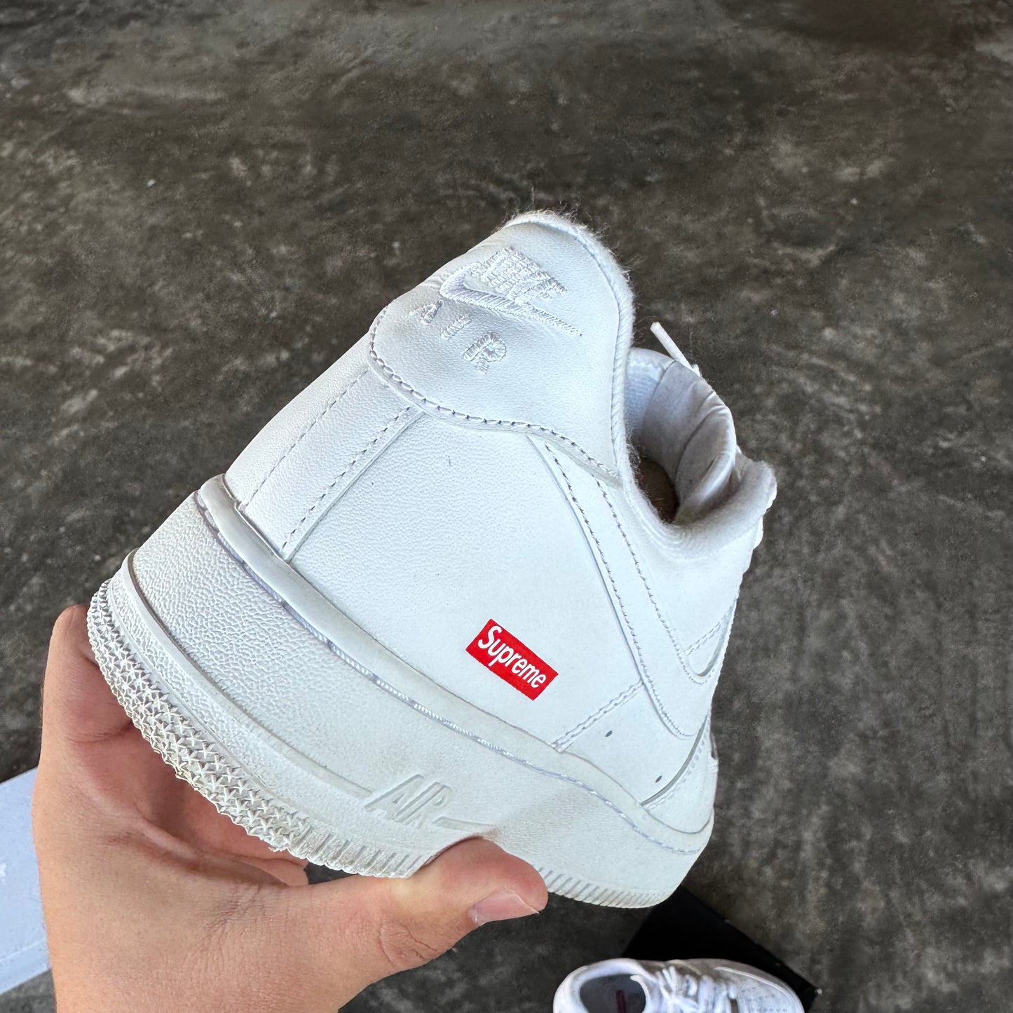 Nike x Supreme Air Force 1 07’ Triple White 8US