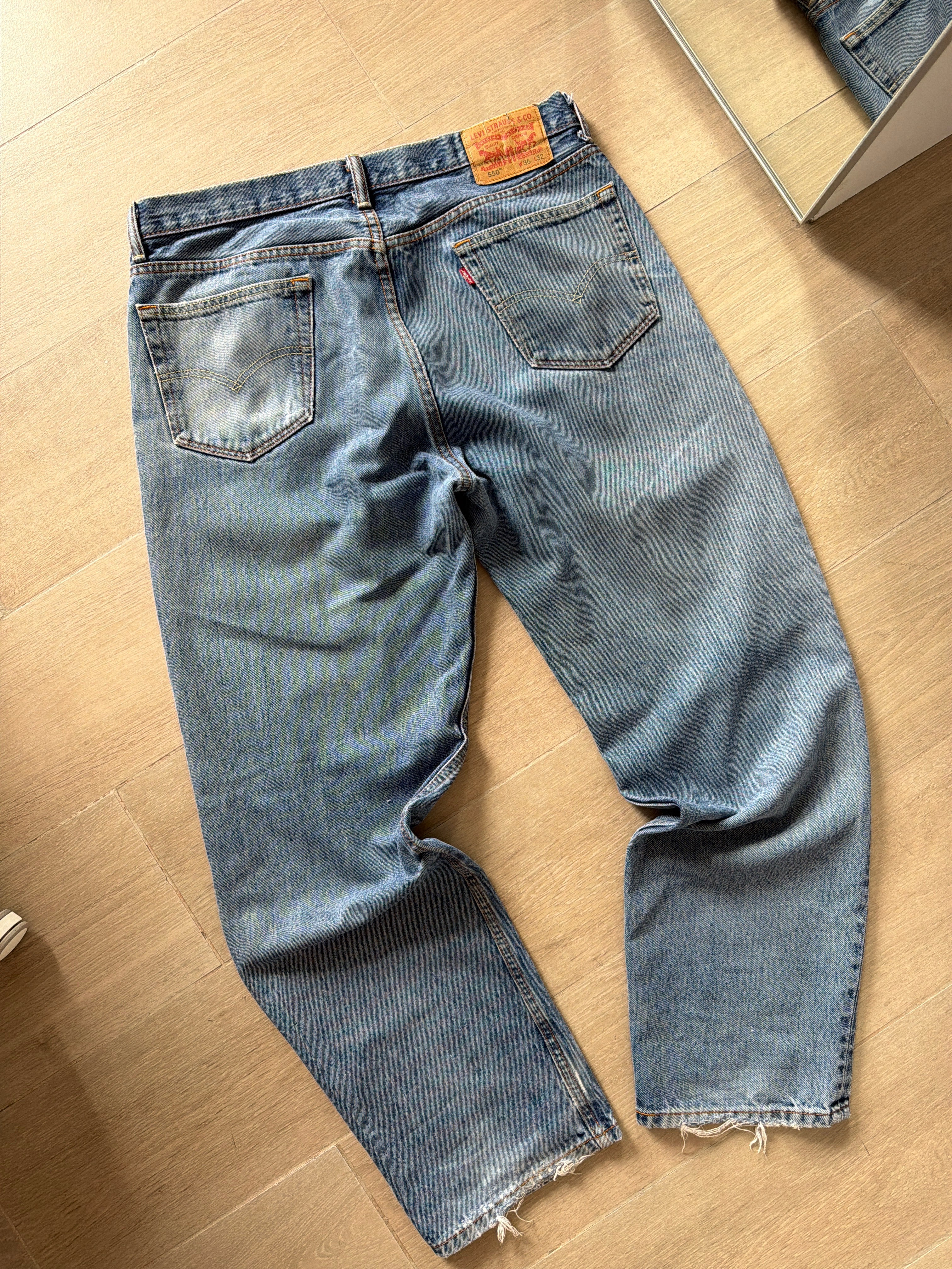 2000s Levis 550 Faded Denim Jeans