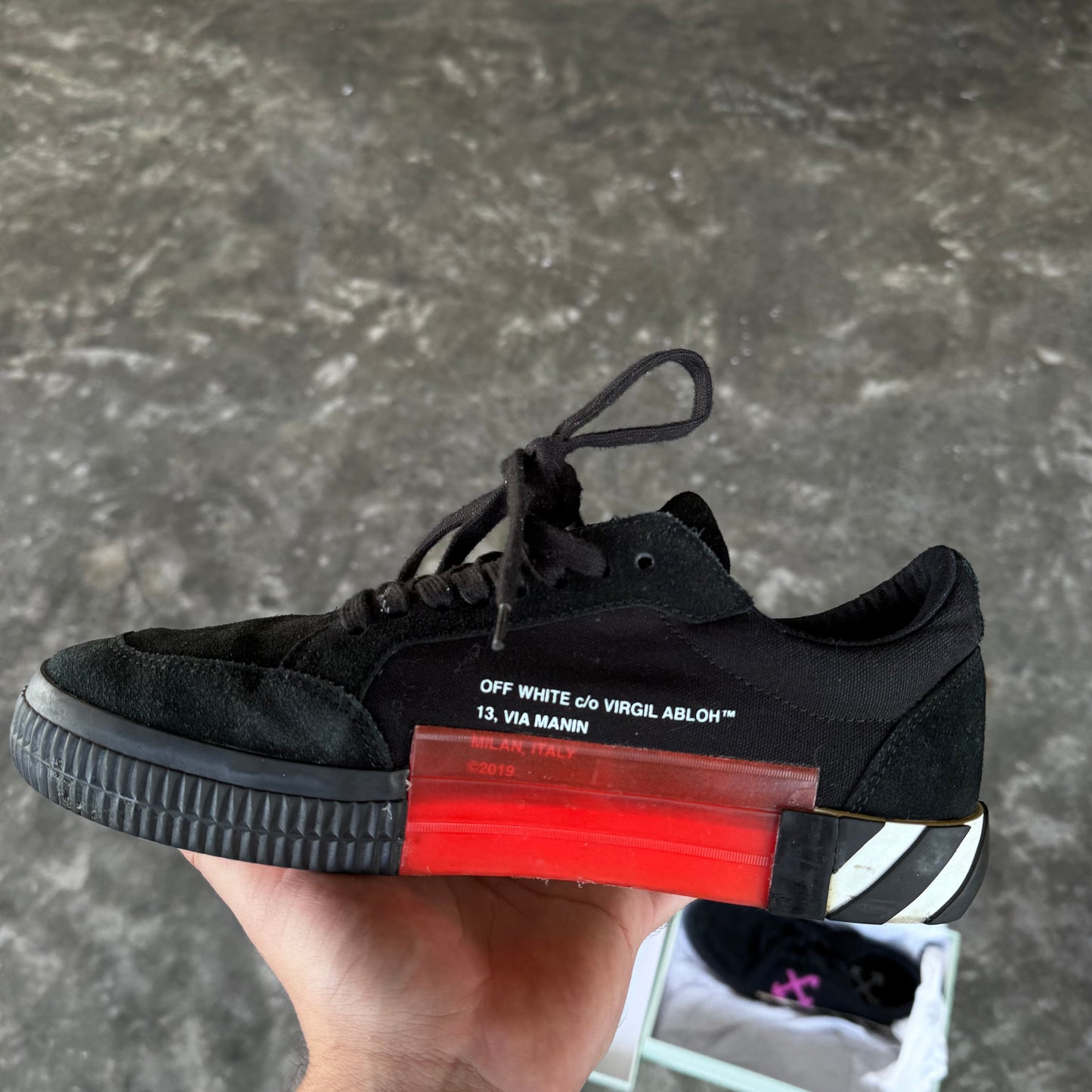Off-White Vulcanized Low Top Sneakers Black/Violet