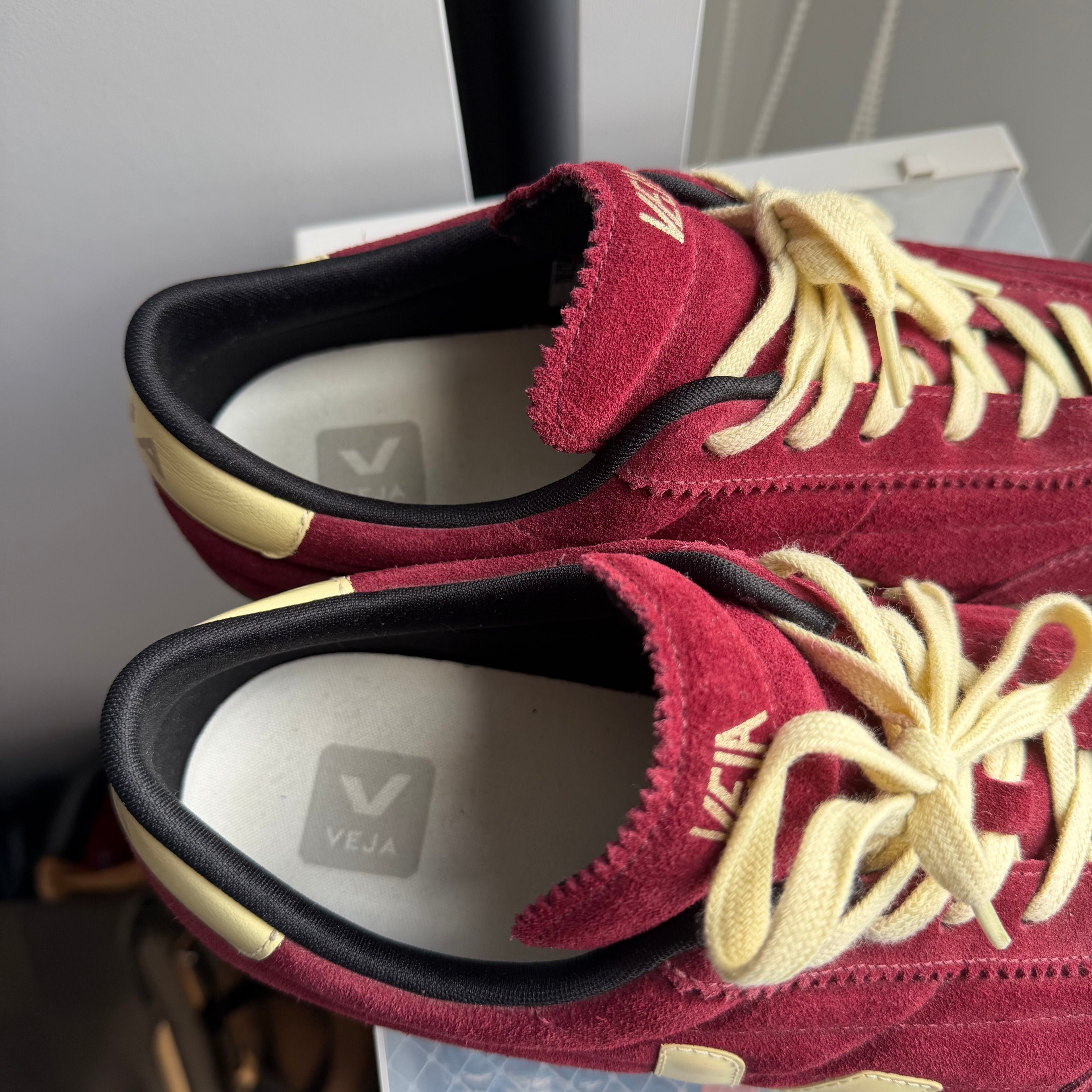 Veja Panenka Grenat Sun Bark Shoes