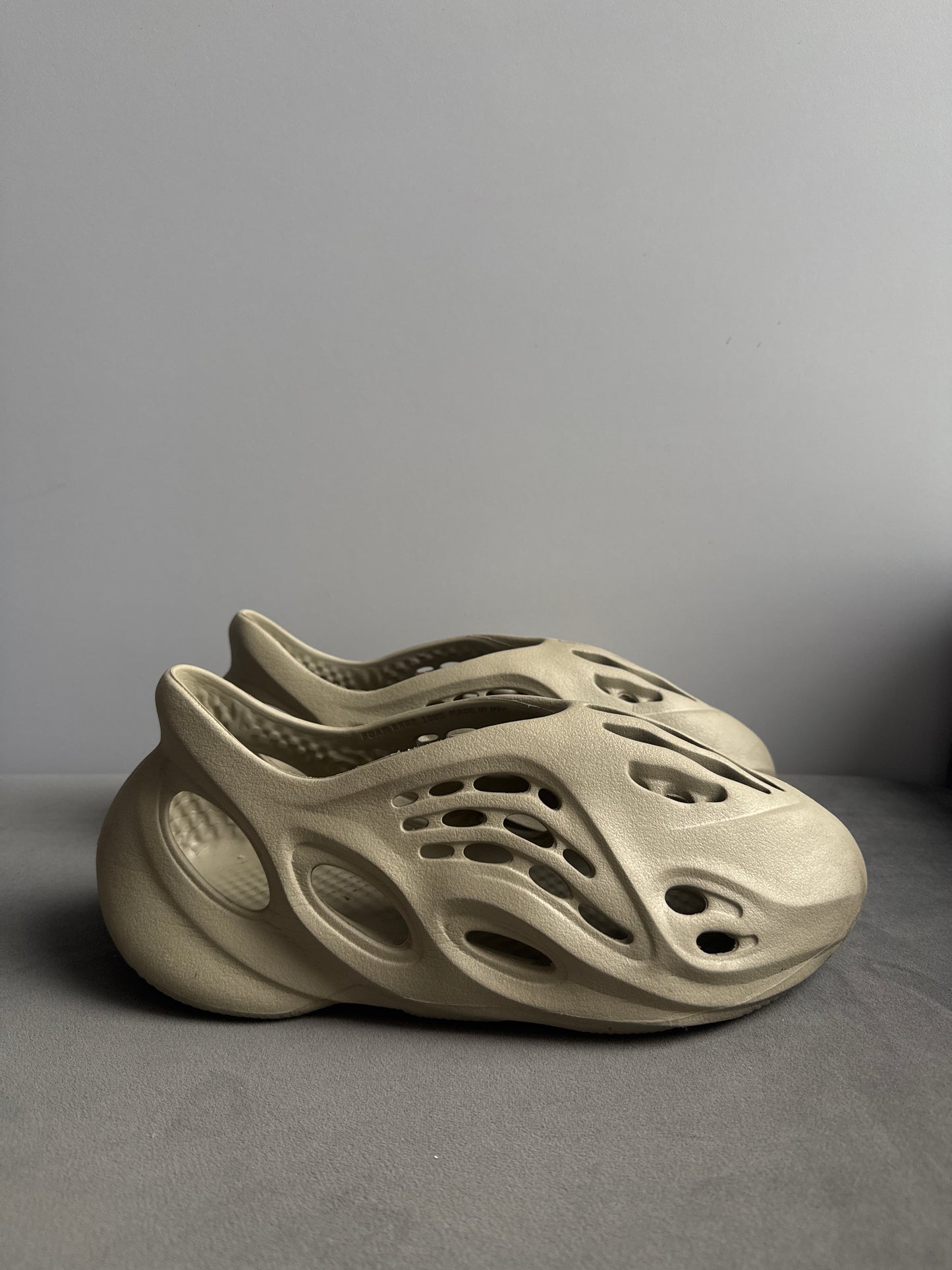 adidas Yeezy Foam RNR Sand