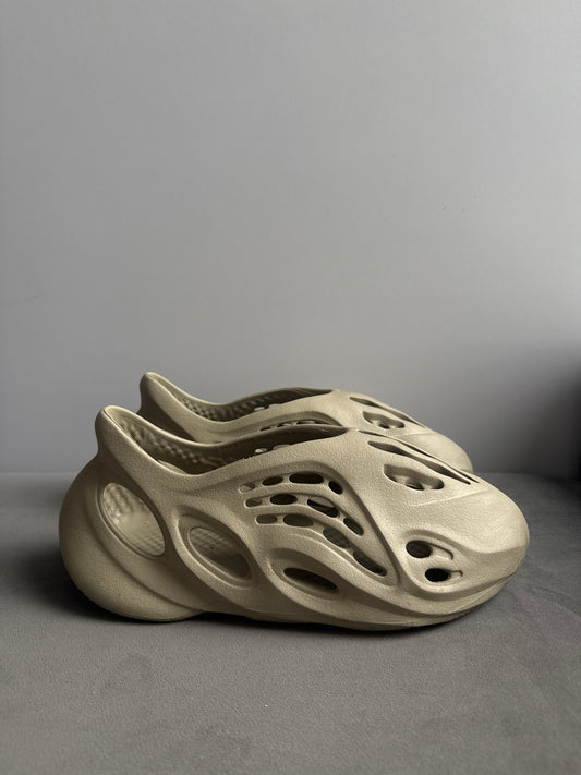 adidas Yeezy Foam RNR Sand