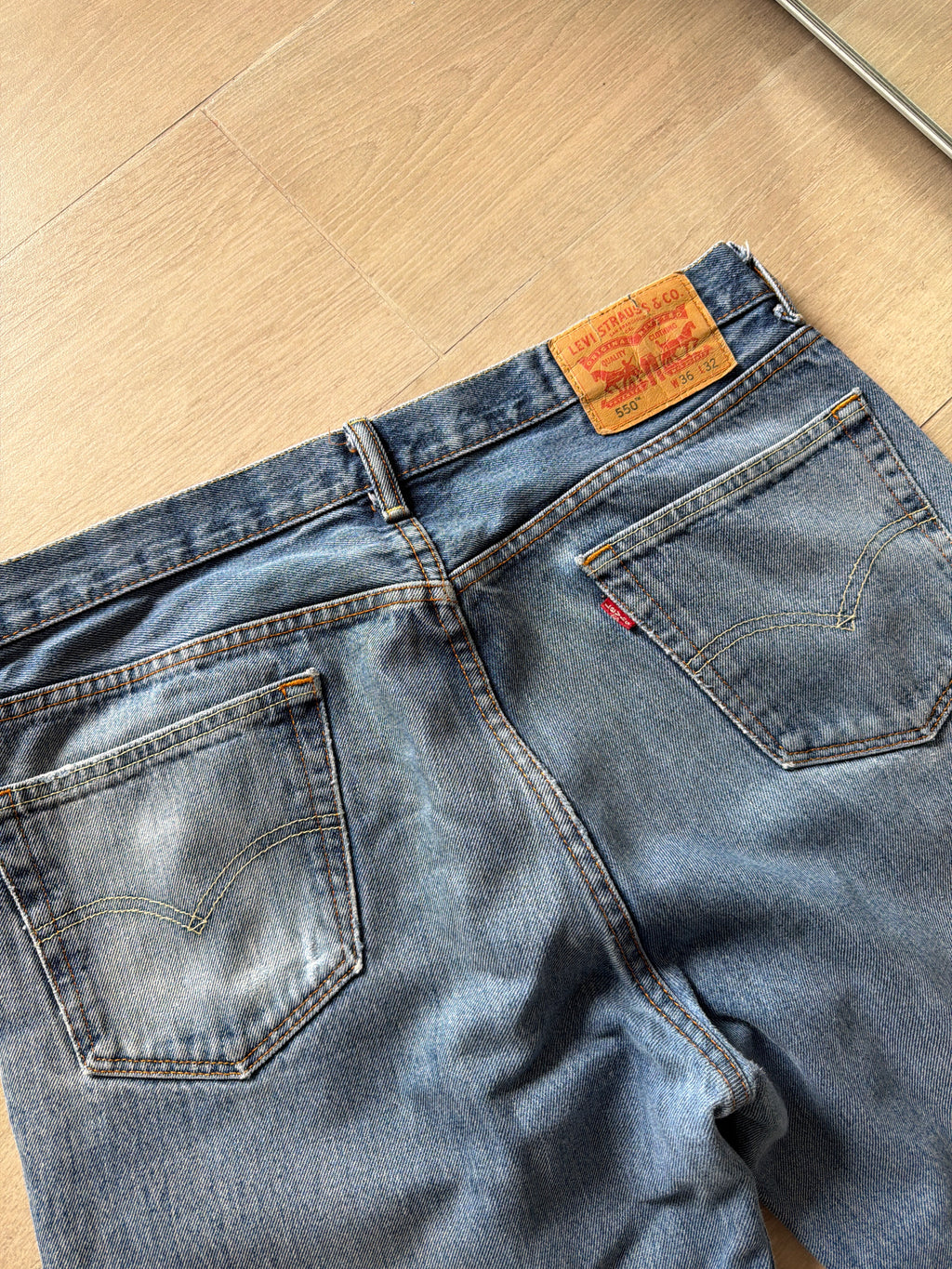 2000s Levis 550 Faded Denim Jeans