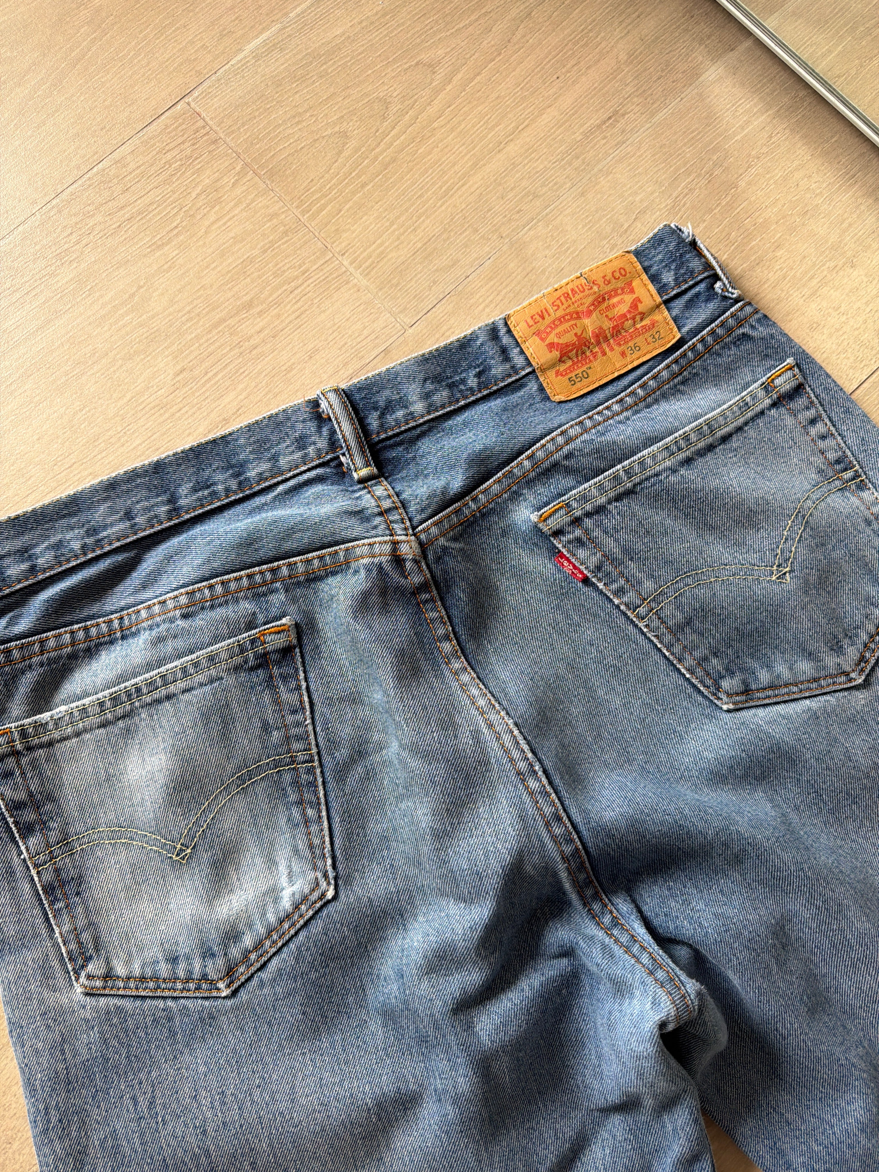 2000s Levis 550 Faded Denim Jeans