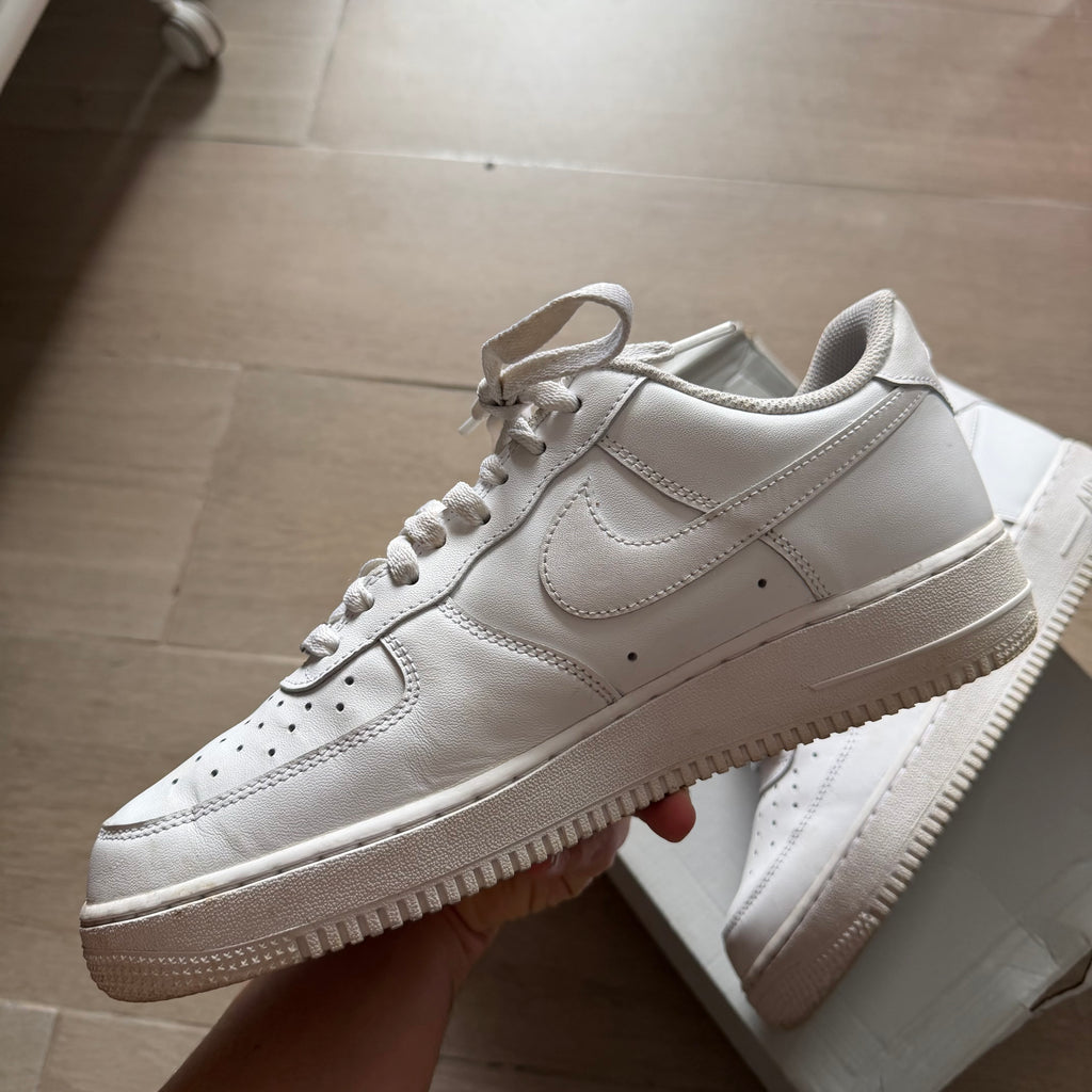 Nike Air Force 1 Low 07’ Triple White (9.5US)
