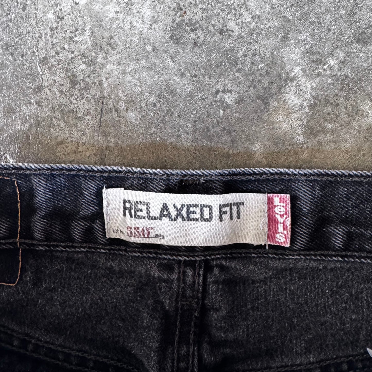 2000s Levi’s Faded Relaxed Fit 550 Black