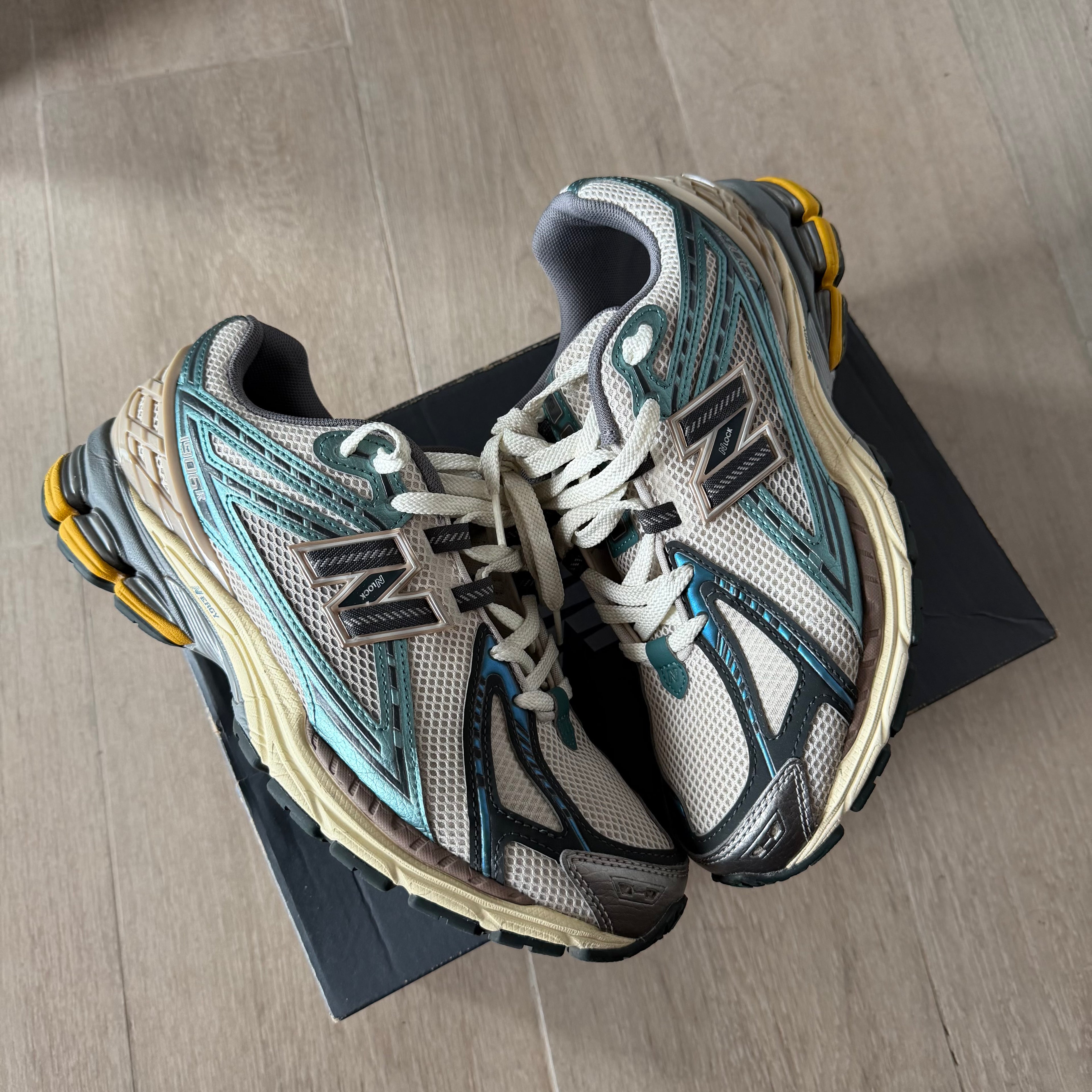 New Balance 1906R Metallic Teal