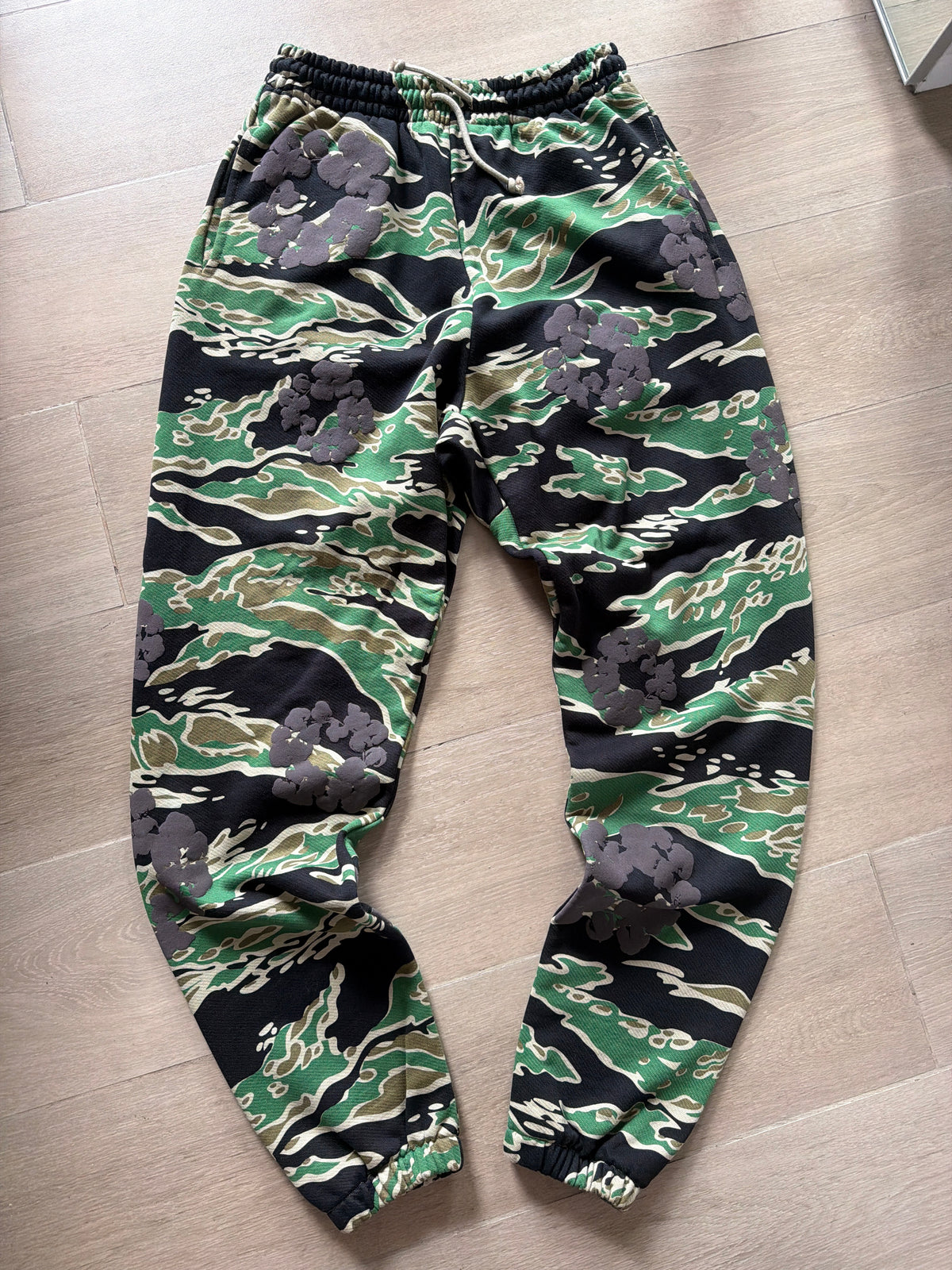 Denim Tears The Cotton Wreath Sweatpants Green Camo (M)