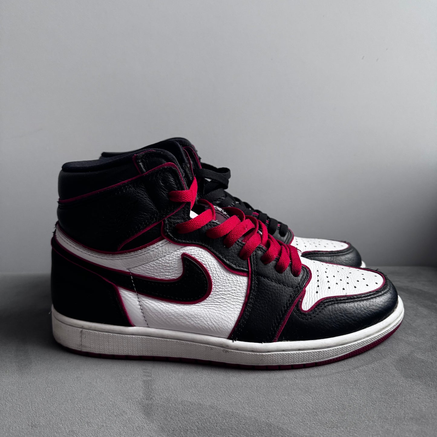 Jordan 1 Retro High Bloodline