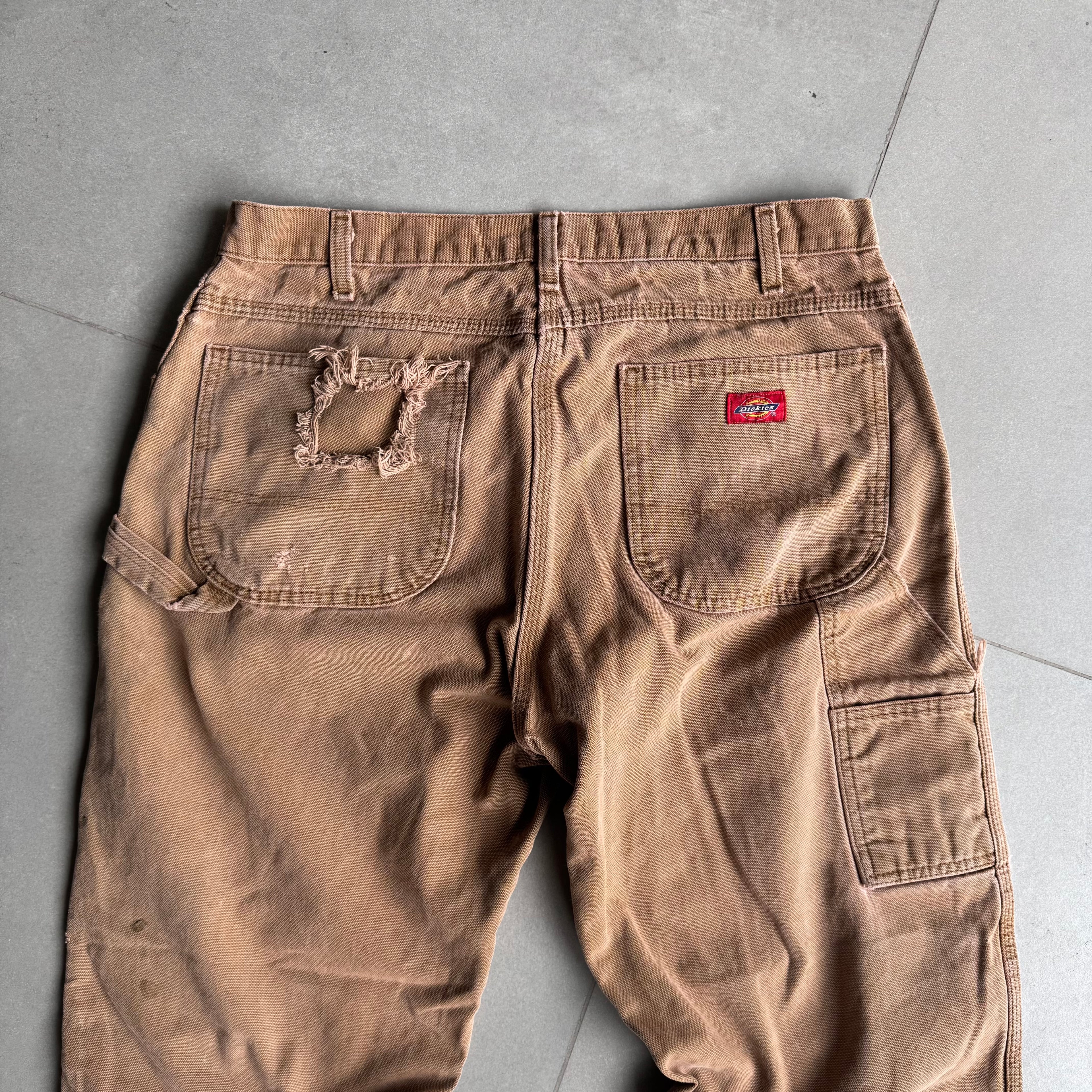 2000s Dickies Carpenter Pants “Distressed Chocolate”