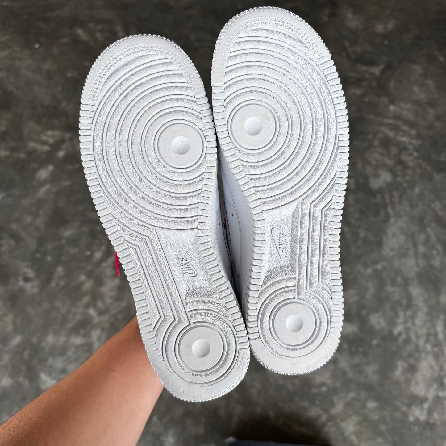 Nike x Supreme Air Force 1 Triple White