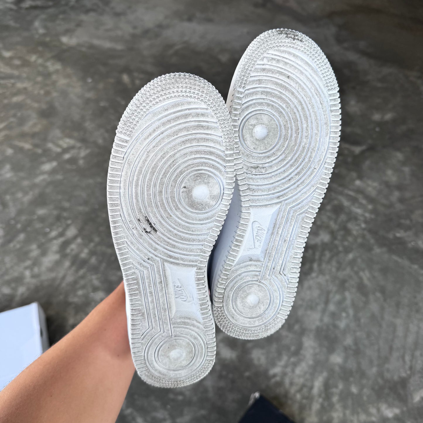 Nike x Supreme Air Force 1 07’ Triple White 8US