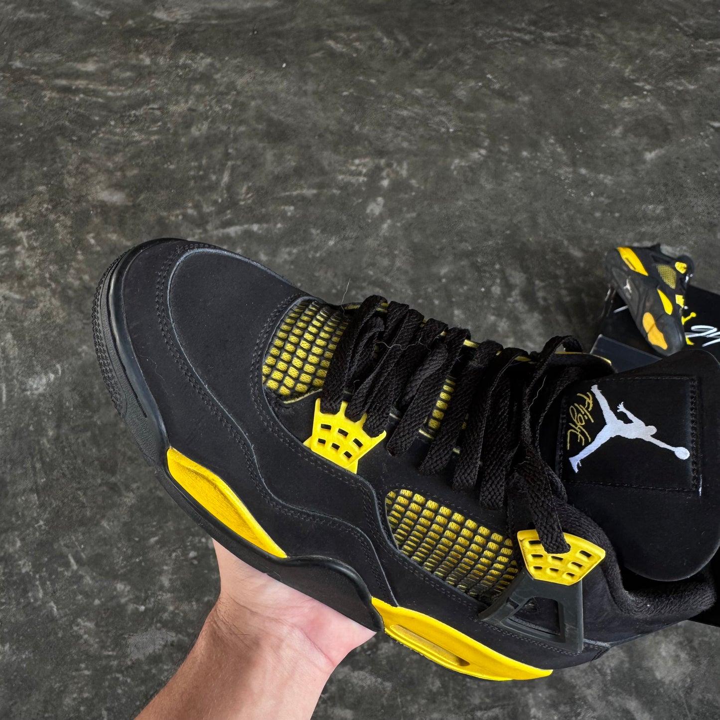 Jordan 4 Retro Thunder