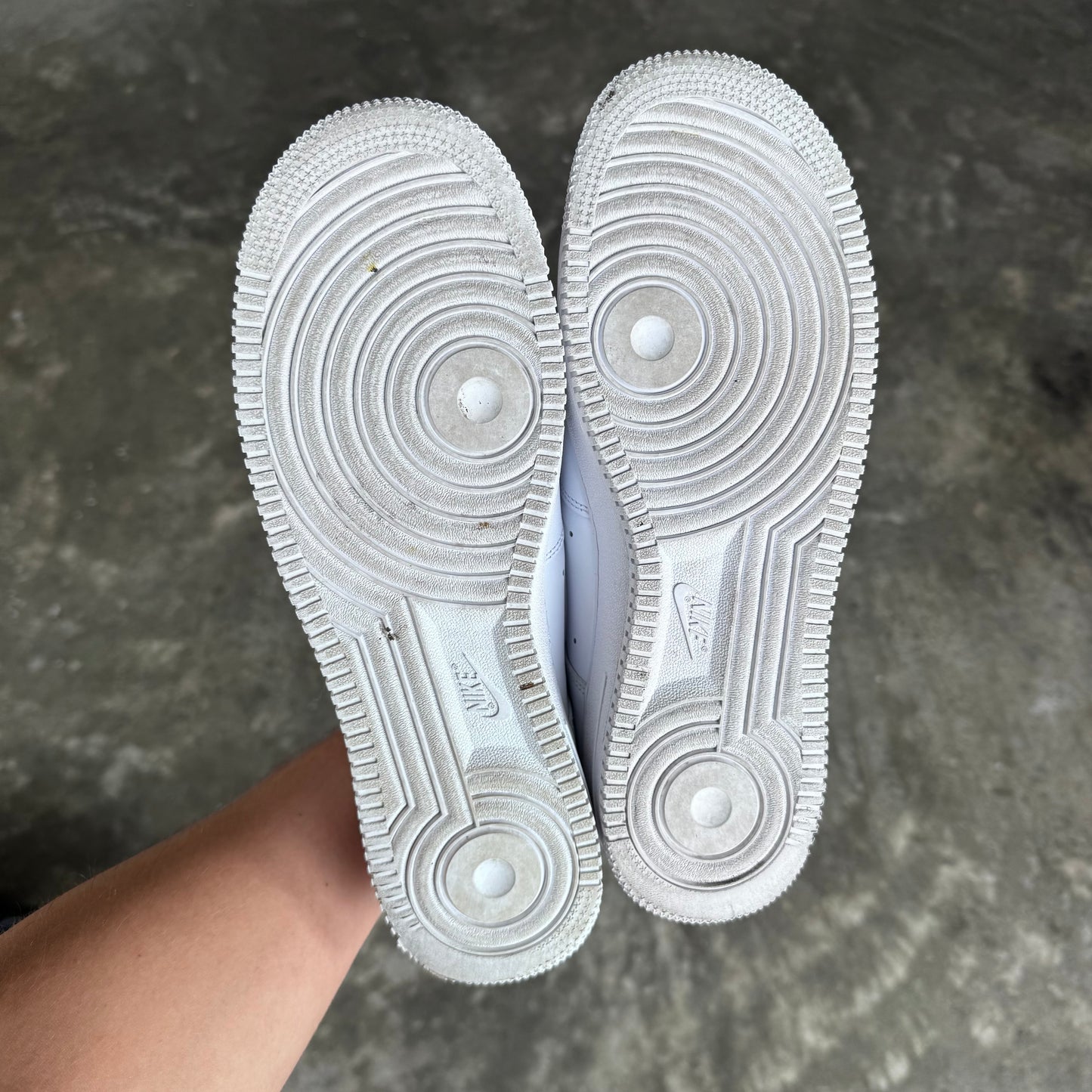 Nike Air Force 1 07’ Triple White