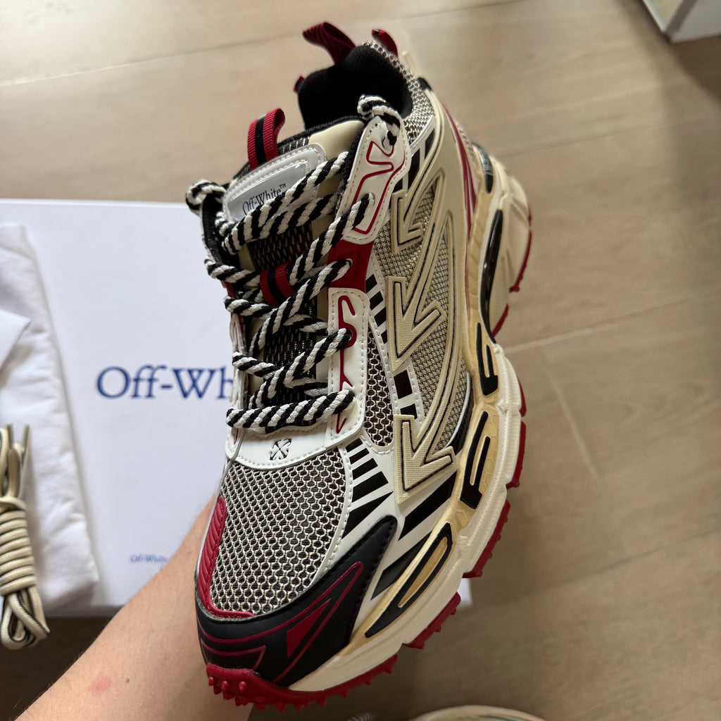 Off-White Be Right Back Sand Red Sneakers (41EU)