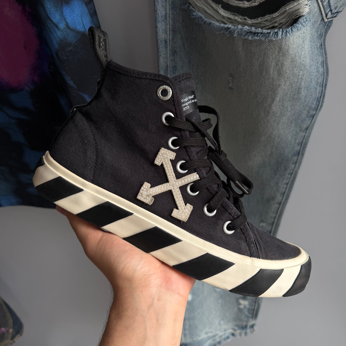 Off-White Vulcanized Mid Top Sneakers Black/White (41EU)