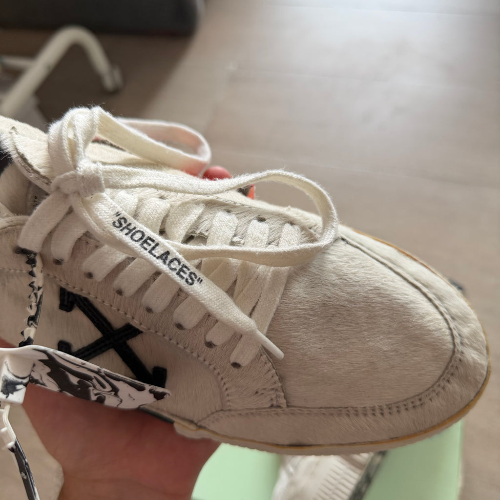 Off-White Vulcanized Low Top Sneakers White/Black (44EU)