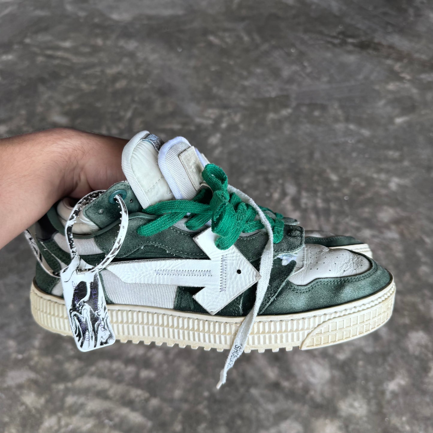 Off-White Floating Arrow Low-Top Sneakers