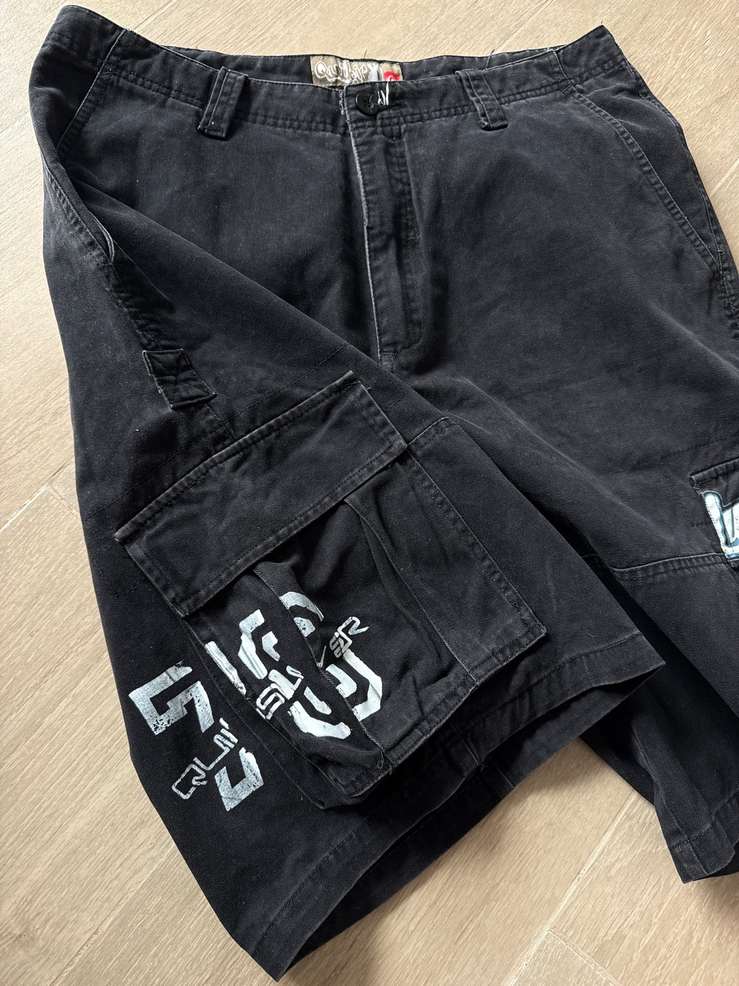 2000s Quicksilver Faded Cargo Shorts Black